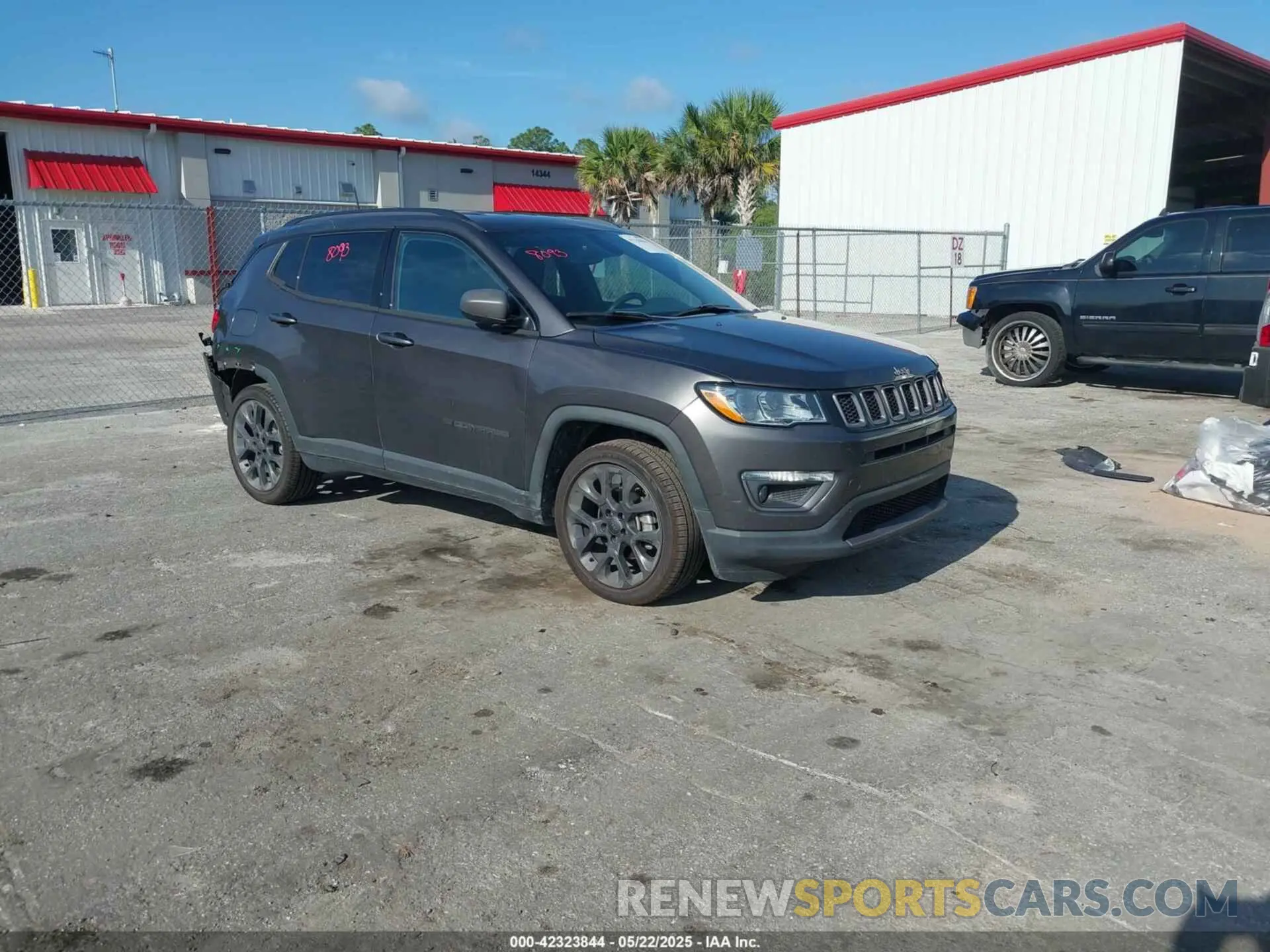 1 Фотография поврежденного автомобиля 3C4NJCEB4MT564077 JEEP COMPASS 2021
