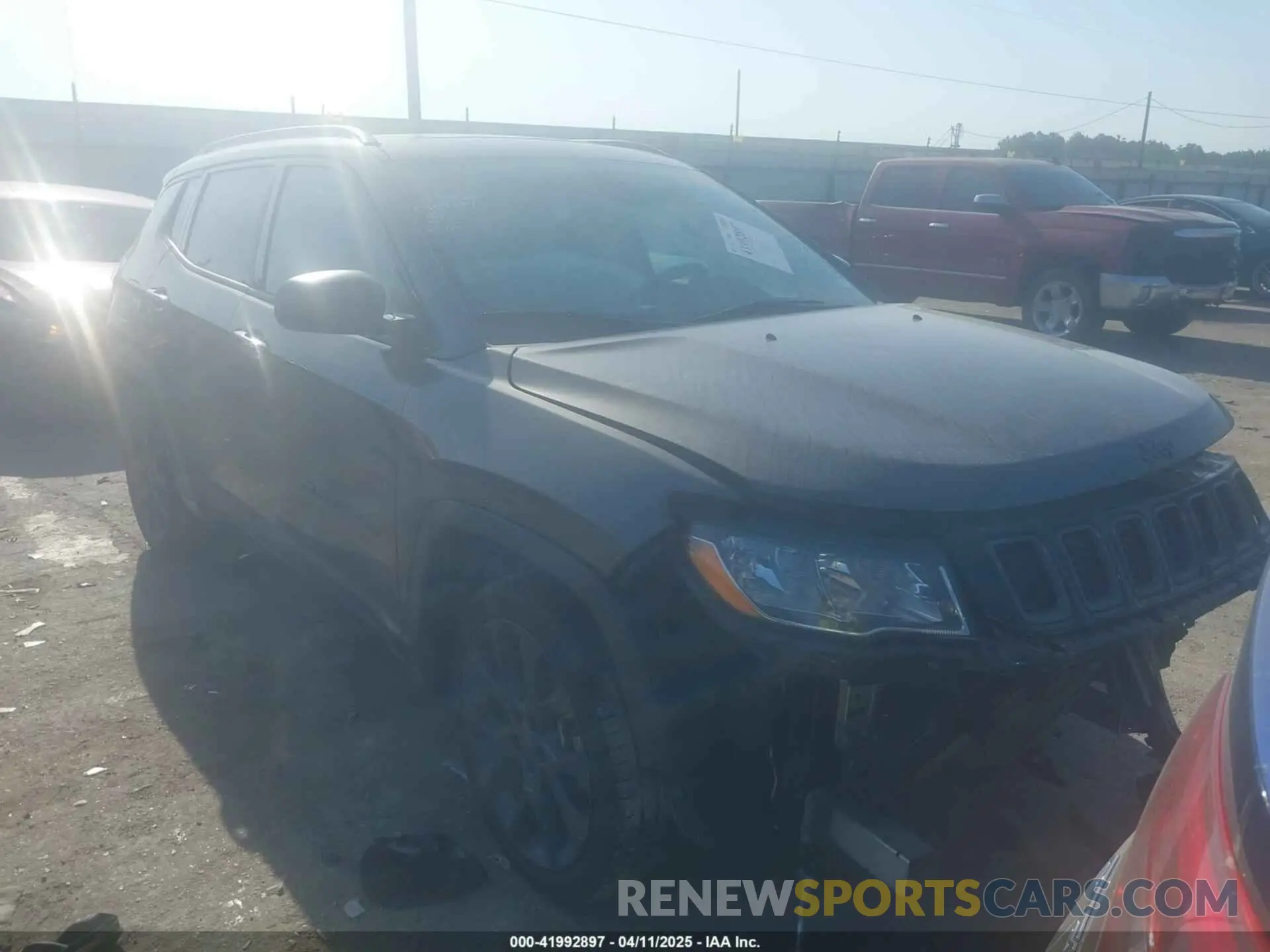 1 Фотография поврежденного автомобиля 3C4NJCEB5MT604067 JEEP COMPASS 2021