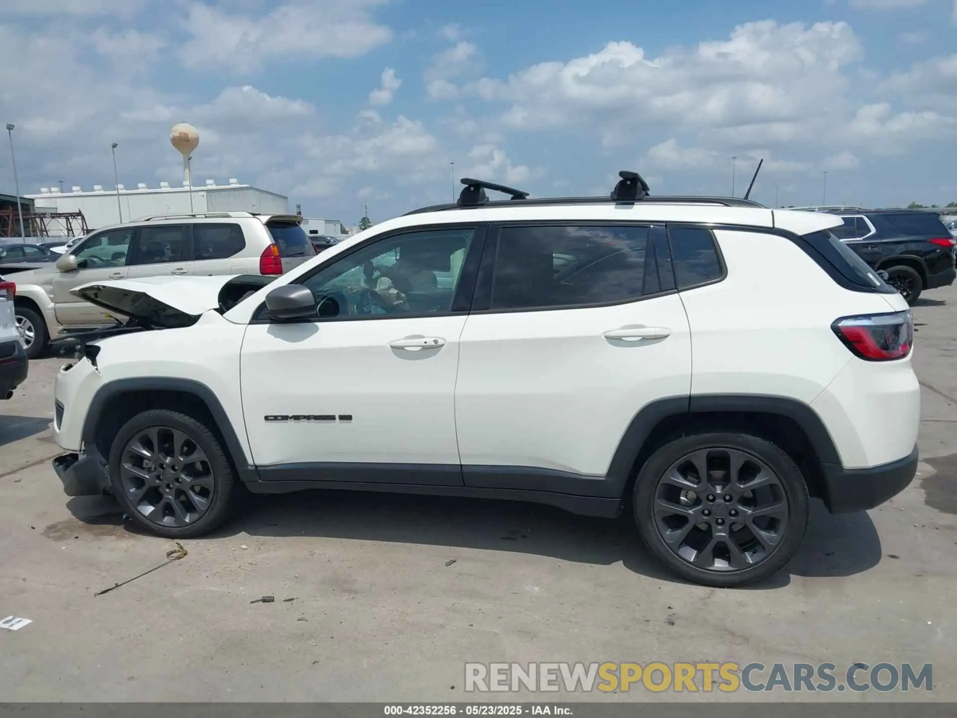 14 Photograph of a damaged car 3C4NJCEB6MT549130 JEEP COMPASS 2021