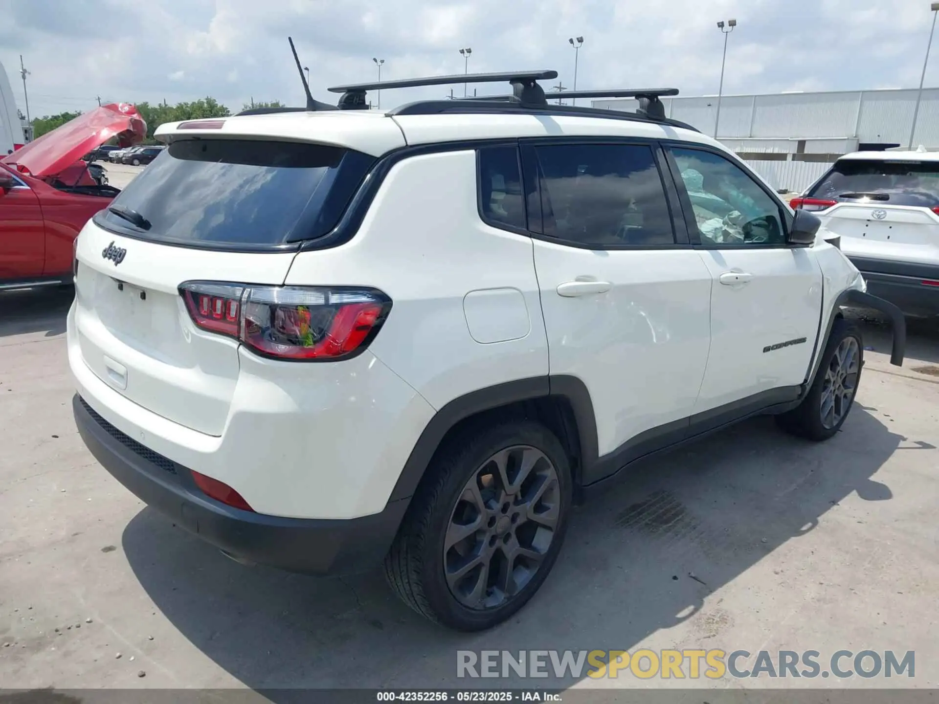 4 Photograph of a damaged car 3C4NJCEB6MT549130 JEEP COMPASS 2021
