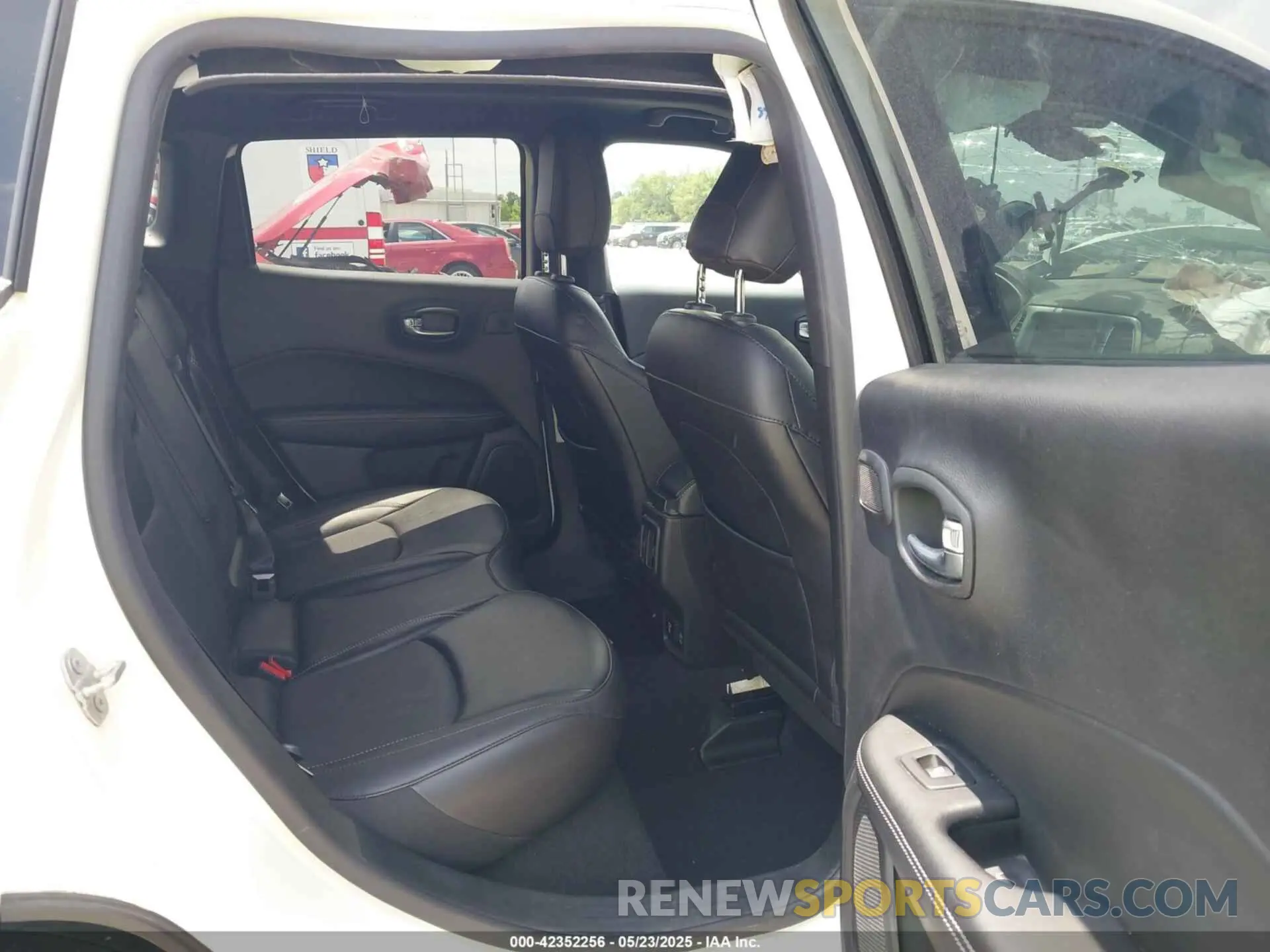 8 Photograph of a damaged car 3C4NJCEB6MT549130 JEEP COMPASS 2021
