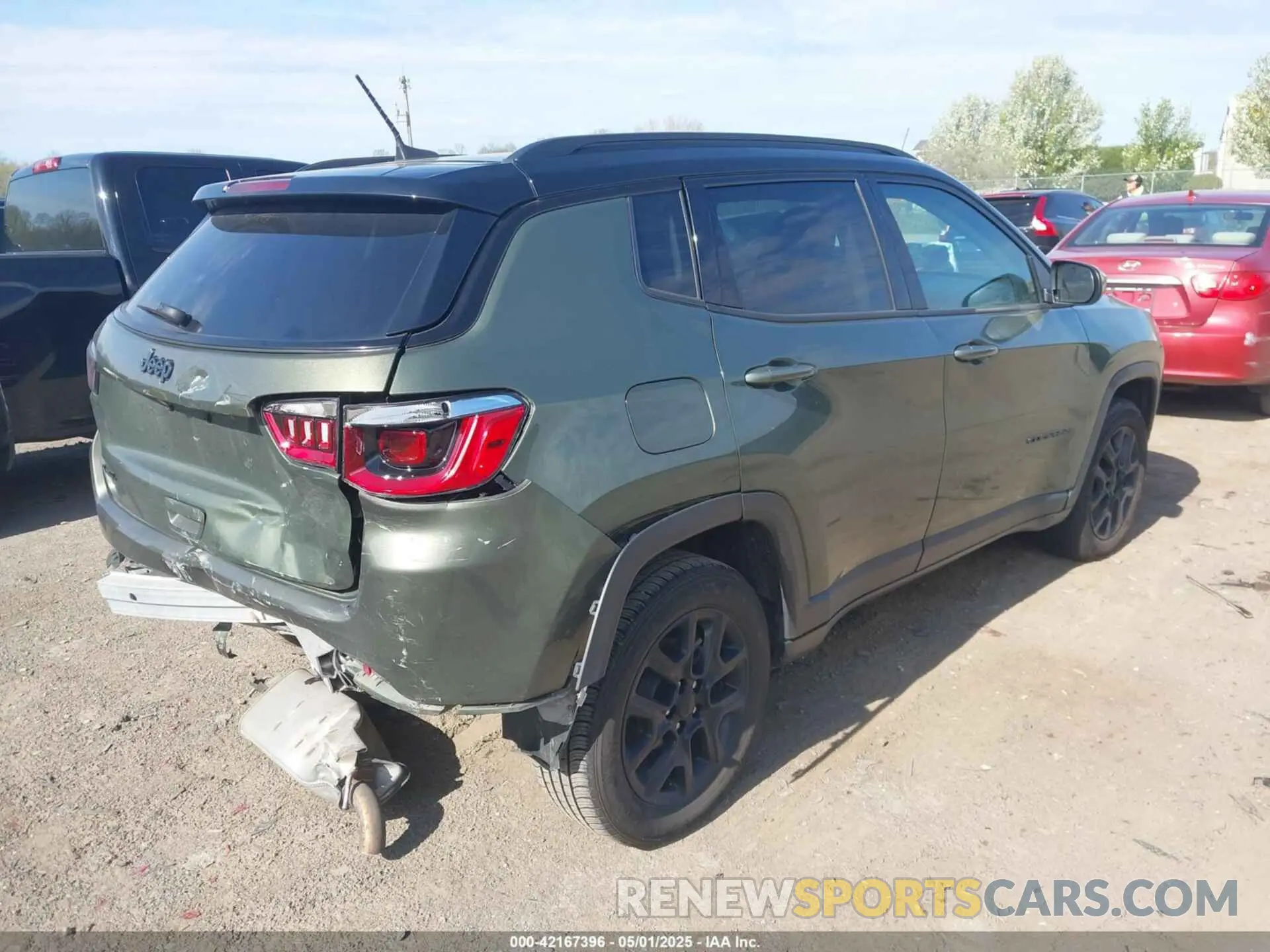 4 Photograph of a damaged car 3C4NJDAB2MT591256 JEEP COMPASS 2021