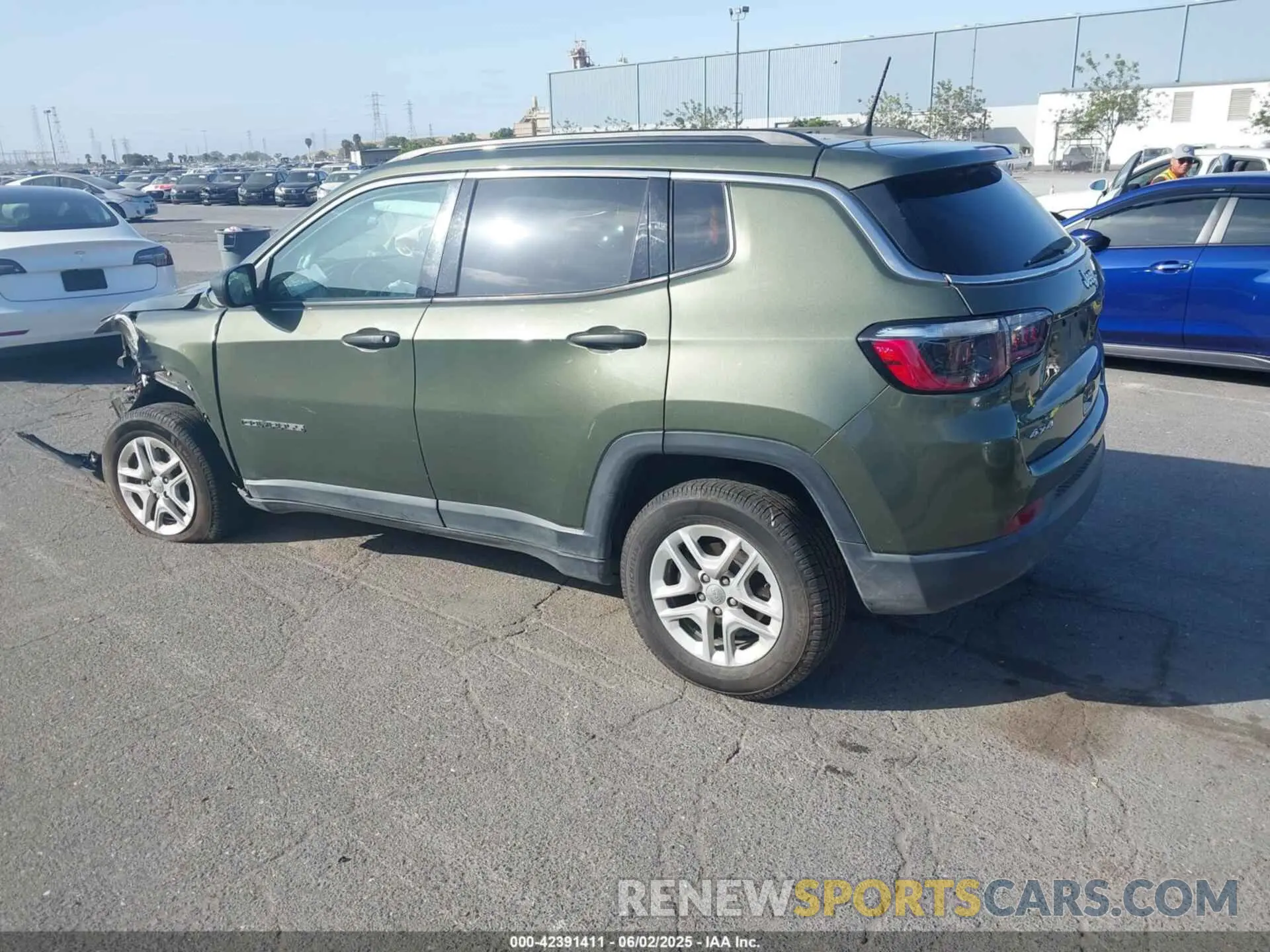 3 Photograph of a damaged car 3C4NJDAB4MT543838 JEEP COMPASS 2021