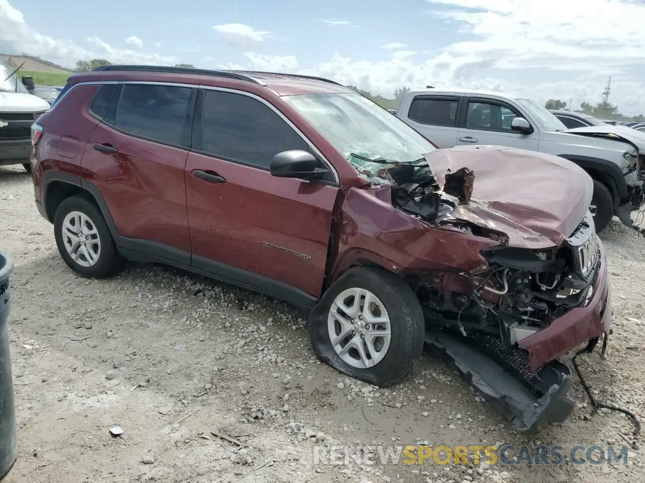 4 Photograph of a damaged car 3C4NJDAB5MT599920 JEEP COMPASS 2021