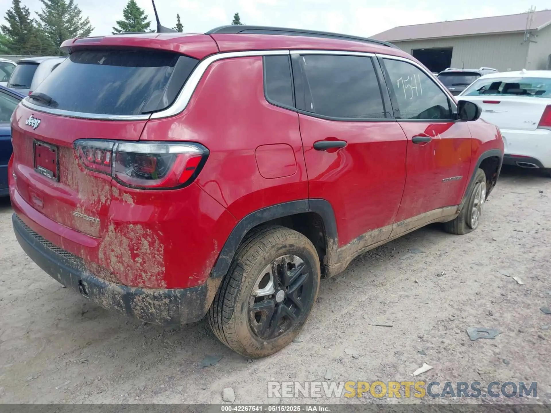 4 Photograph of a damaged car 3C4NJDAB6MT525308 JEEP COMPASS 2021