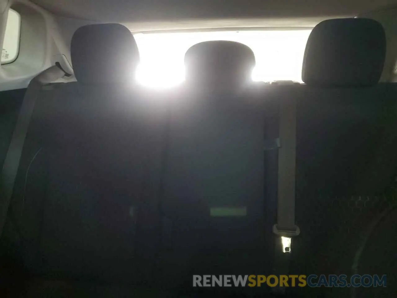 10 Photograph of a damaged car 3C4NJDAB6MT537376 JEEP COMPASS 2021