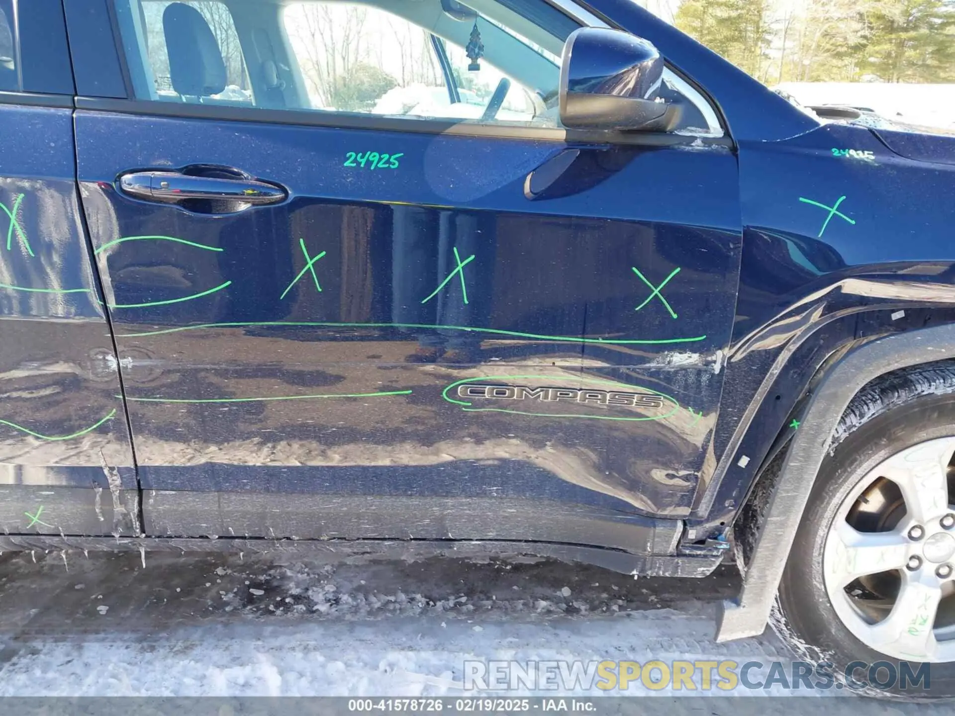 17 Photograph of a damaged car 3C4NJDBB0MT552101 JEEP COMPASS 2021