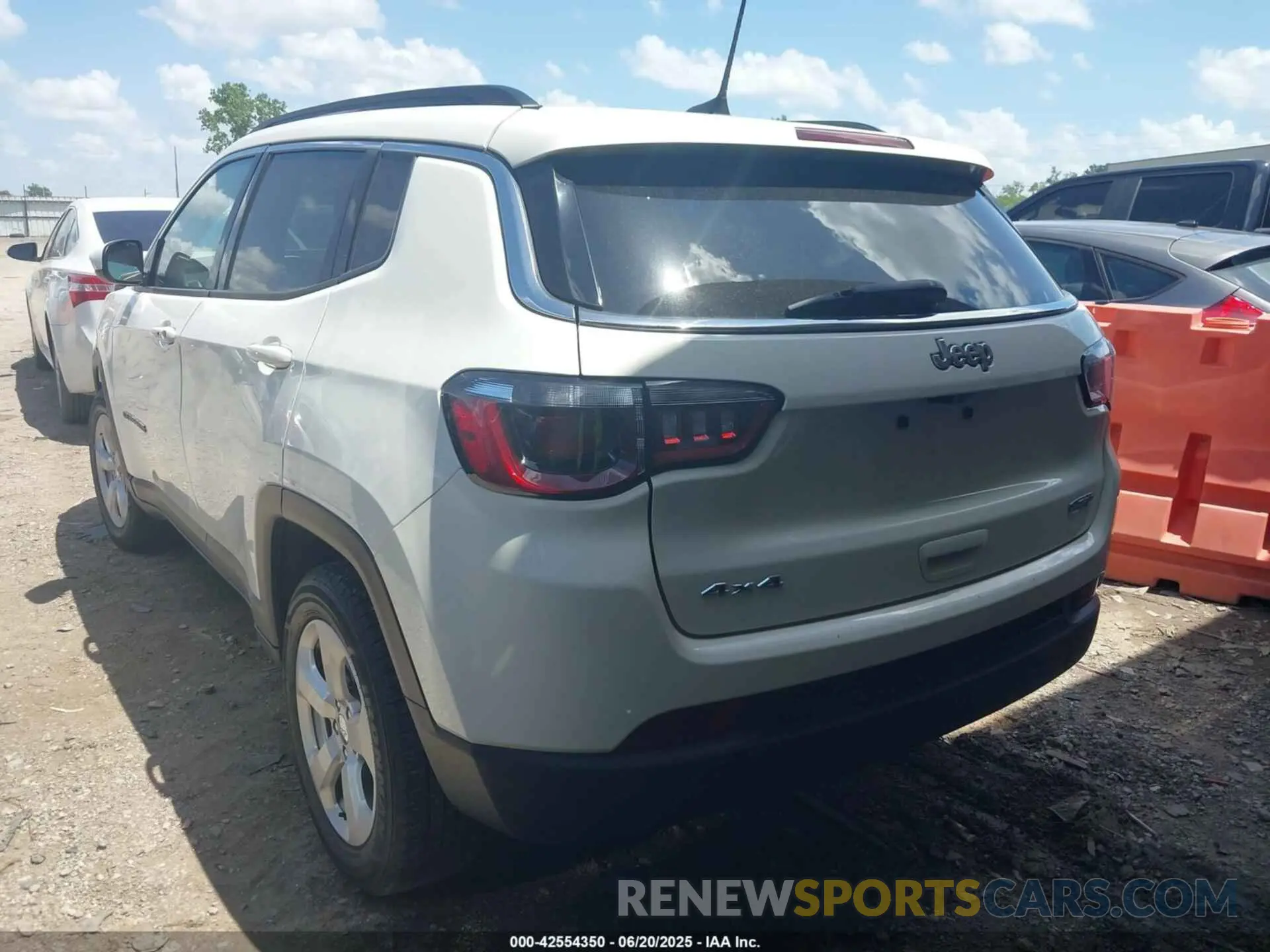 3 Фотография поврежденного автомобиля 3C4NJDBB0MT600115 JEEP COMPASS 2021