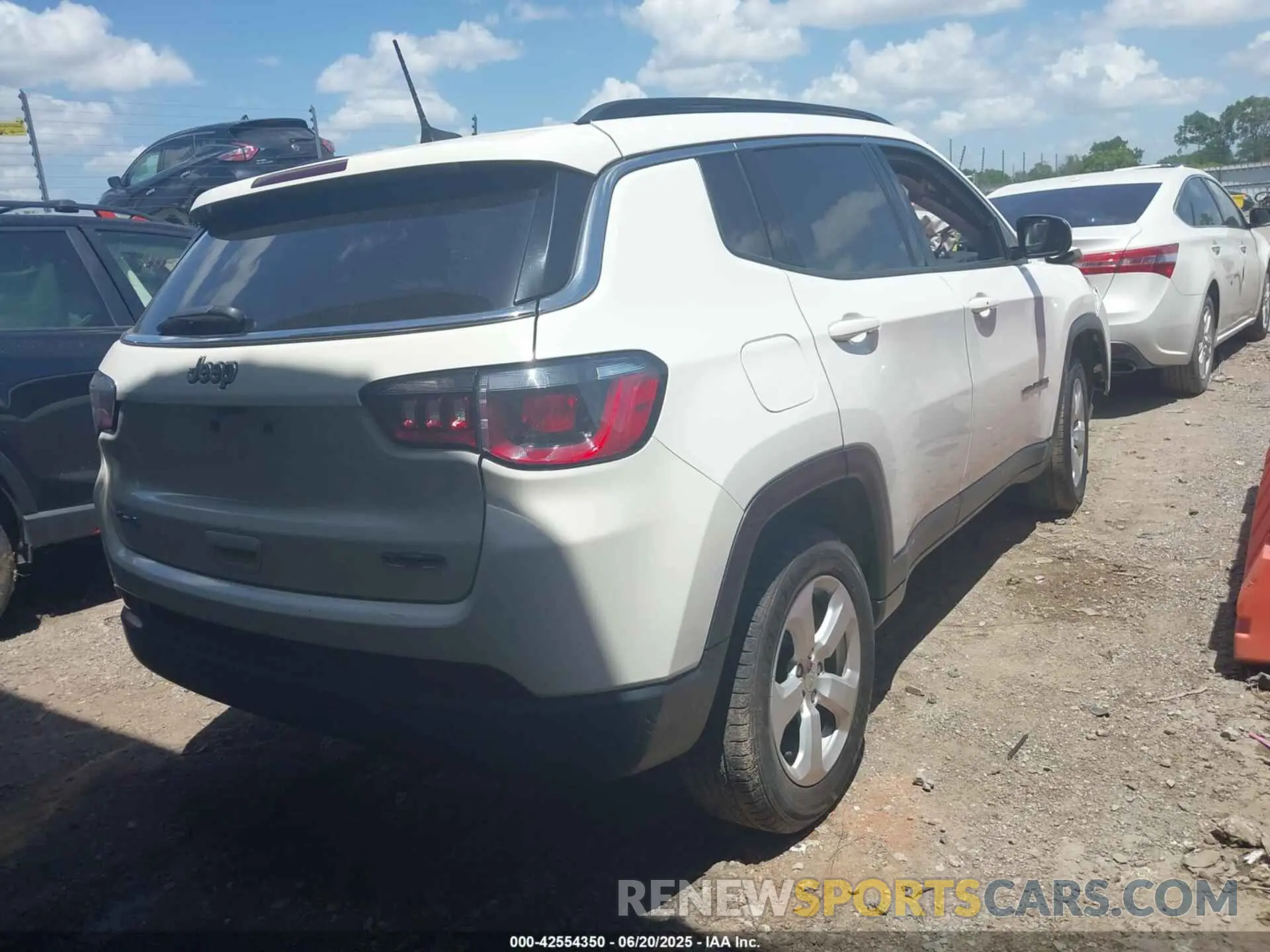 4 Фотография поврежденного автомобиля 3C4NJDBB0MT600115 JEEP COMPASS 2021
