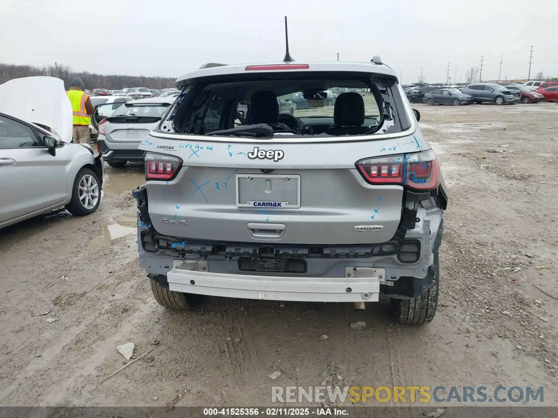 17 Photograph of a damaged car 3C4NJDBB4MT504634 JEEP COMPASS 2021
