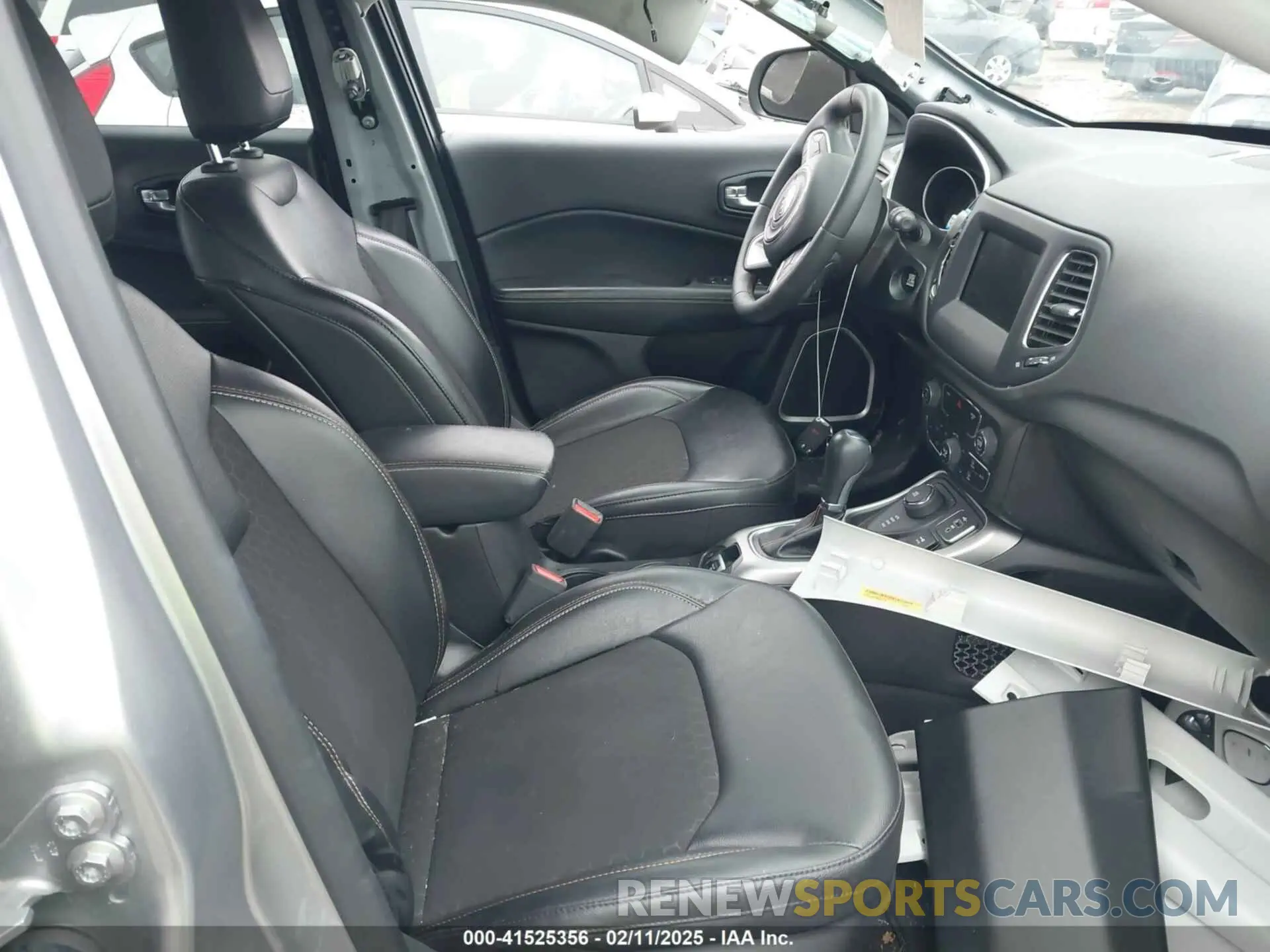 5 Photograph of a damaged car 3C4NJDBB4MT504634 JEEP COMPASS 2021