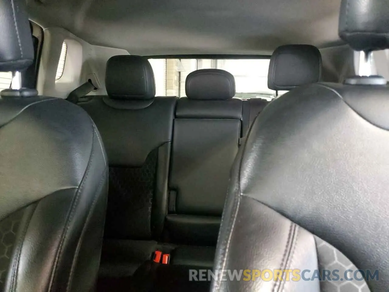 10 Photograph of a damaged car 3C4NJDBB5MT512547 JEEP COMPASS 2021