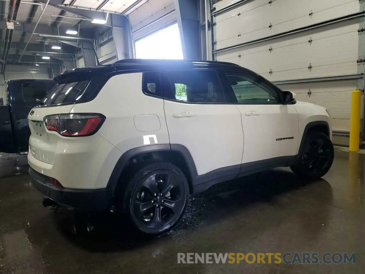 3 Photograph of a damaged car 3C4NJDBB5MT512547 JEEP COMPASS 2021