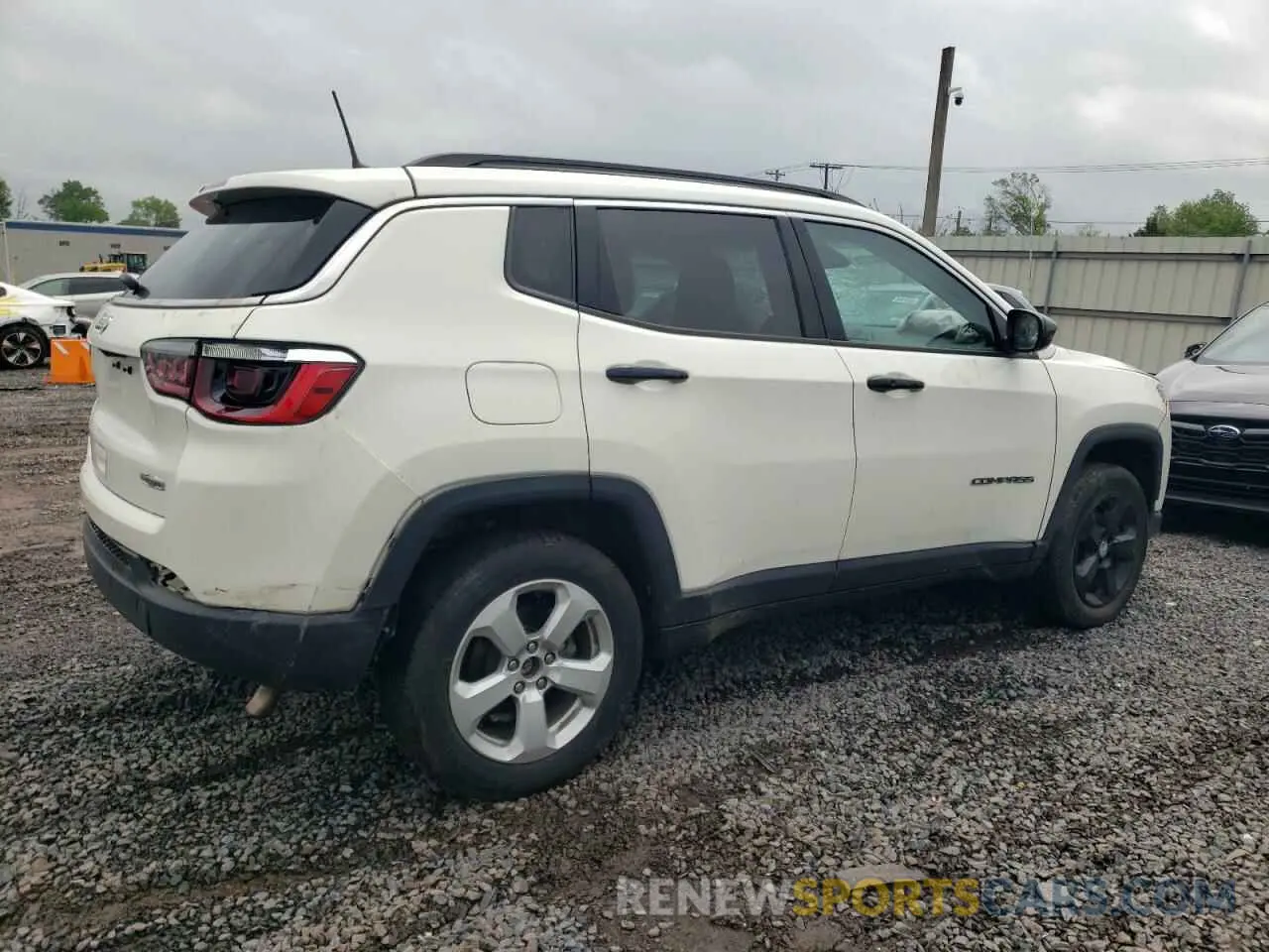 3 Photograph of a damaged car 3C4NJDBB5MT539909 JEEP COMPASS 2021