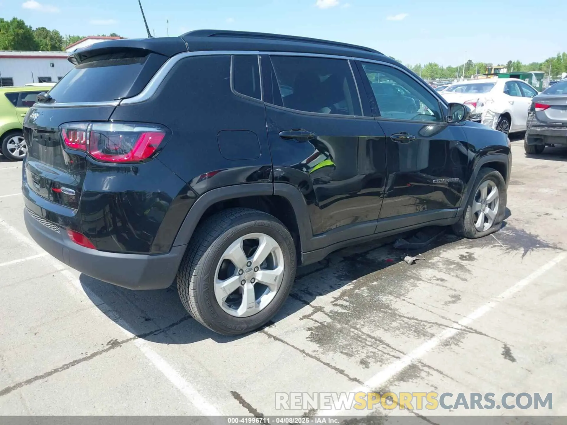 4 Photograph of a damaged car 3C4NJDBB5MT562400 JEEP COMPASS 2021