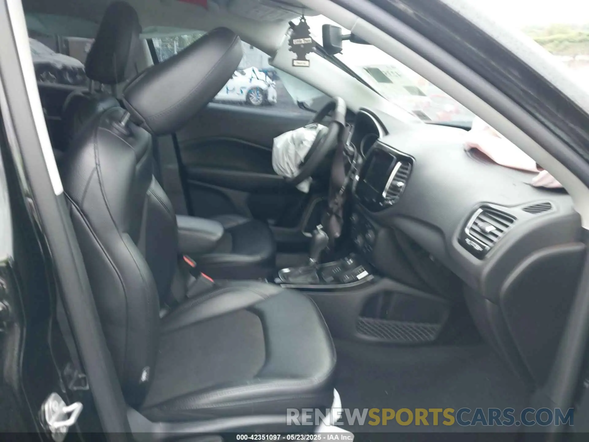 5 Photograph of a damaged car 3C4NJDBB6MT590092 JEEP COMPASS 2021
