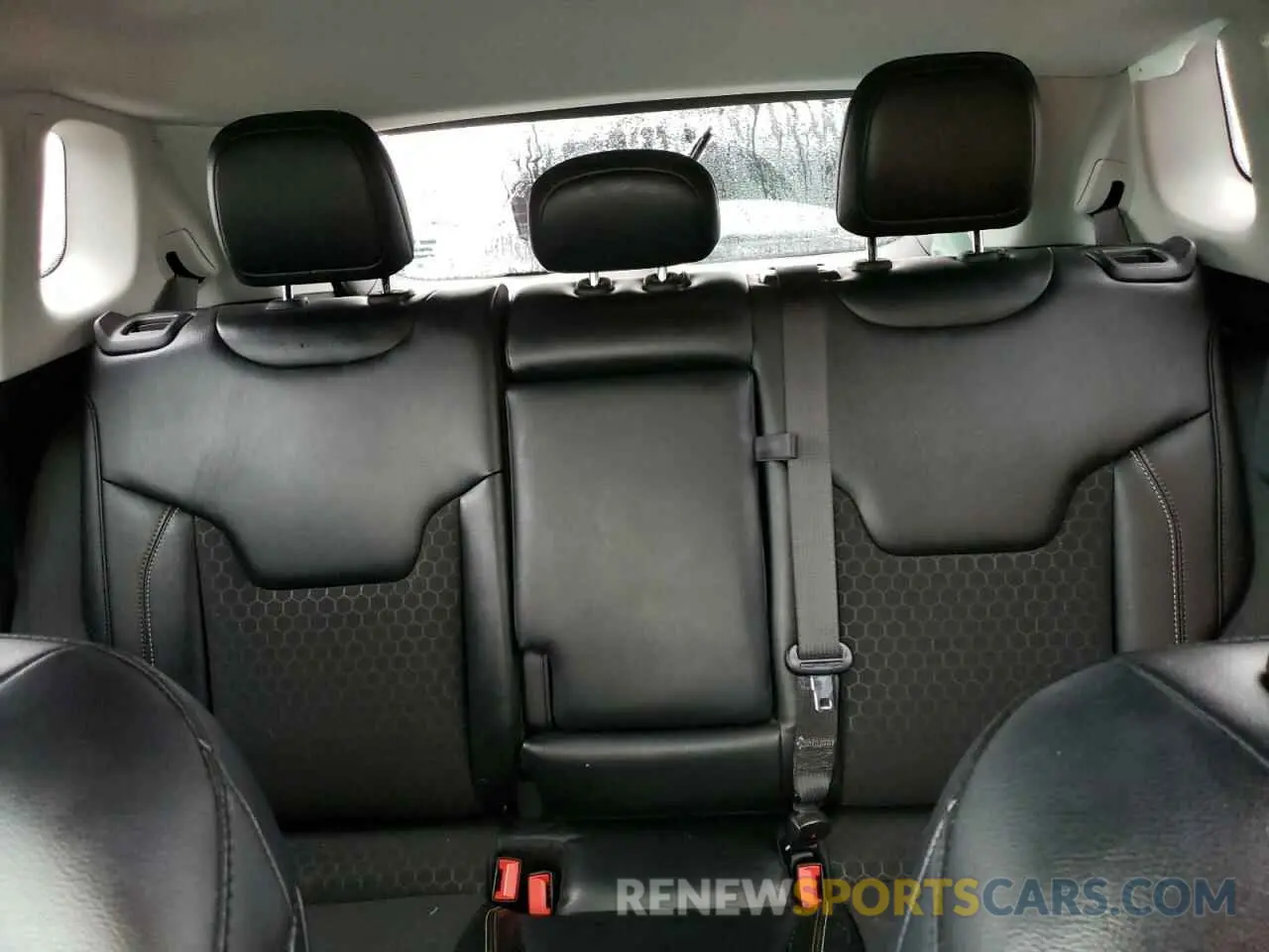 10 Photograph of a damaged car 3C4NJDBB7MT503266 JEEP COMPASS 2021
