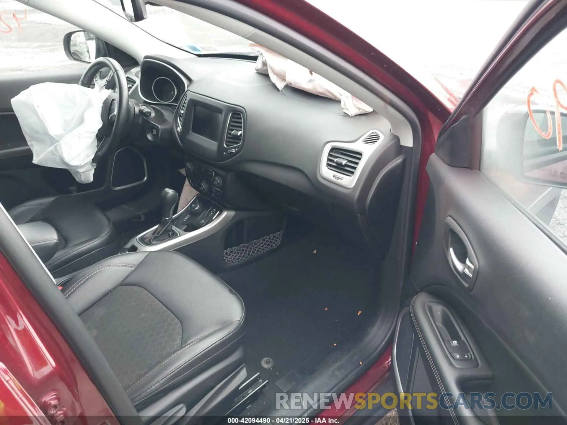 5 Photograph of a damaged car 3C4NJDBB8MT530329 JEEP COMPASS 2021