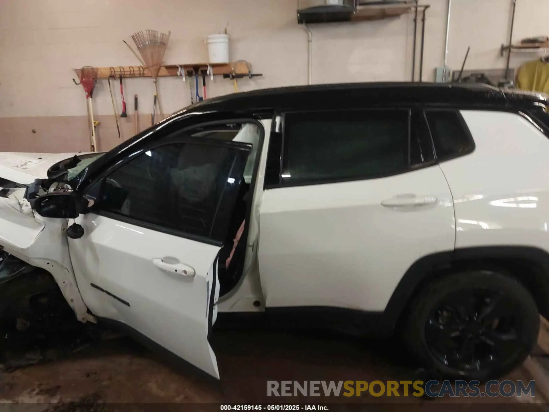 13 Photograph of a damaged car 3C4NJDBB8MT530881 JEEP COMPASS 2021