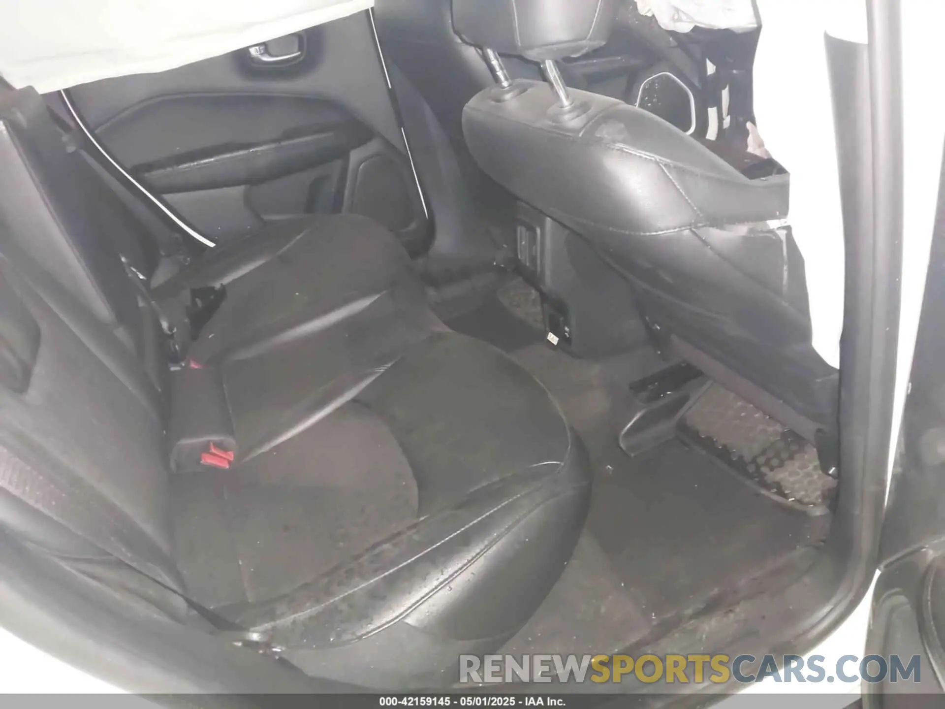 8 Photograph of a damaged car 3C4NJDBB8MT530881 JEEP COMPASS 2021