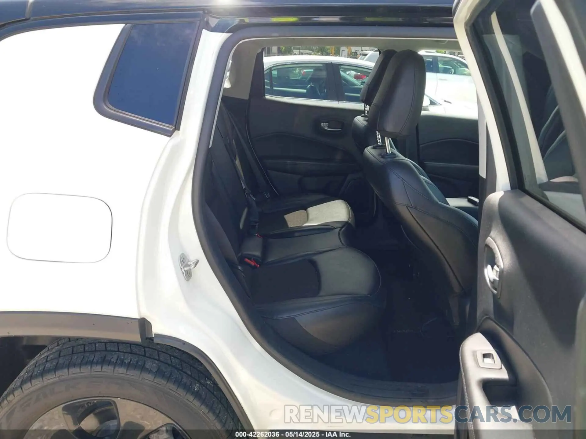 8 Photograph of a damaged car 3C4NJDBB8MT555358 JEEP COMPASS 2021