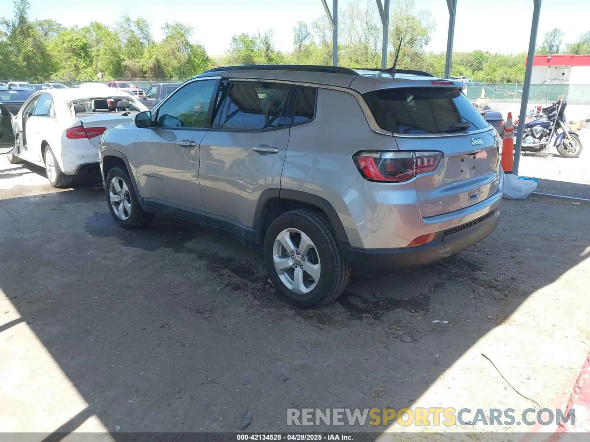 3 Photograph of a damaged car 3C4NJDBB9MT514821 JEEP COMPASS 2021