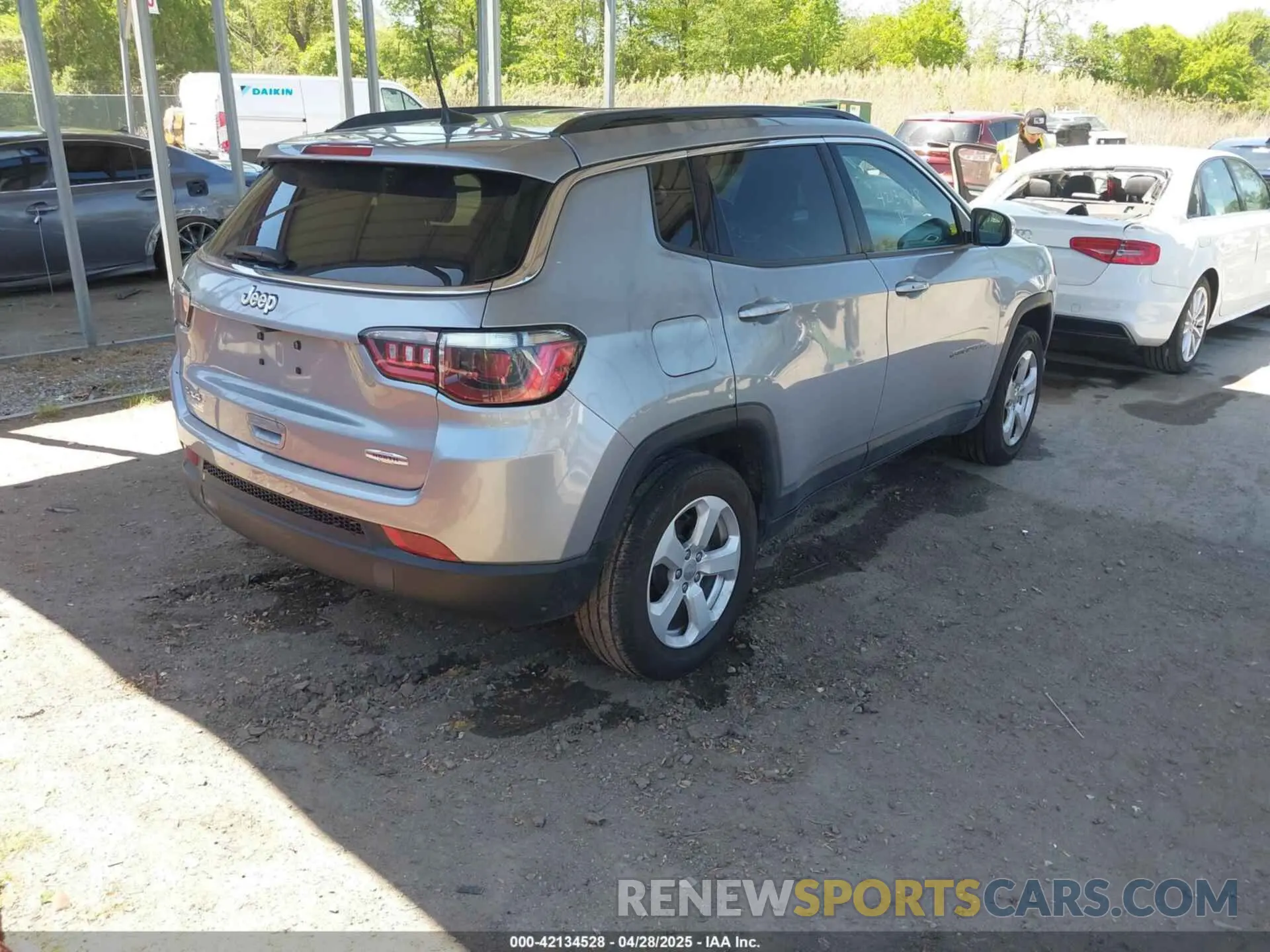 4 Photograph of a damaged car 3C4NJDBB9MT514821 JEEP COMPASS 2021
