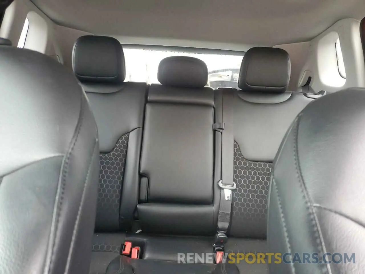 10 Photograph of a damaged car 3C4NJDBB9MT522210 JEEP COMPASS 2021