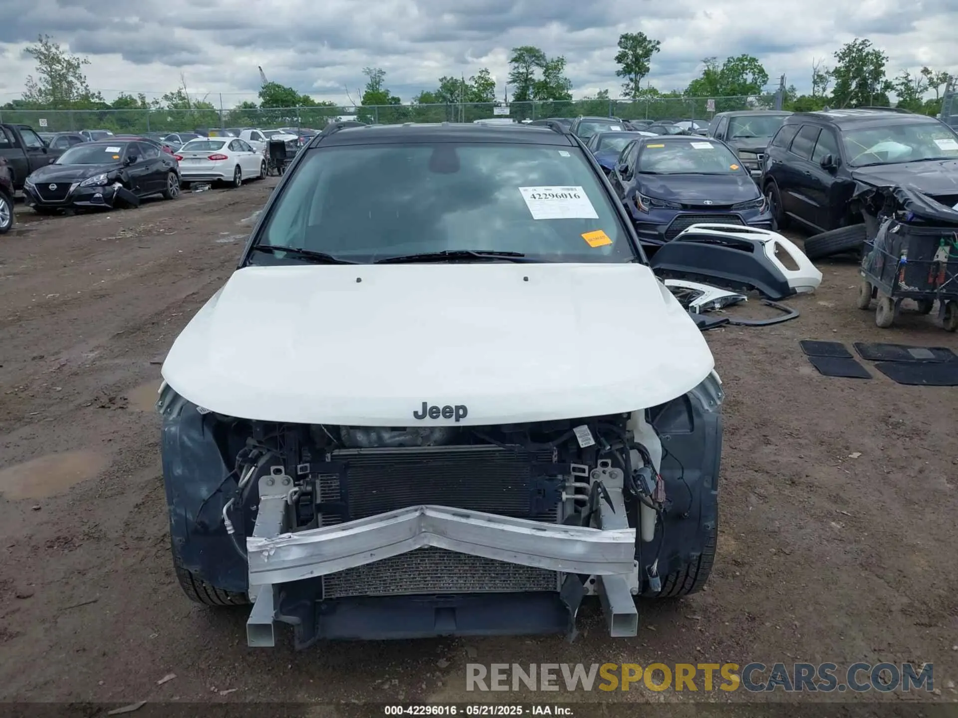 13 Photograph of a damaged car 3C4NJDBBXMT586529 JEEP COMPASS 2021