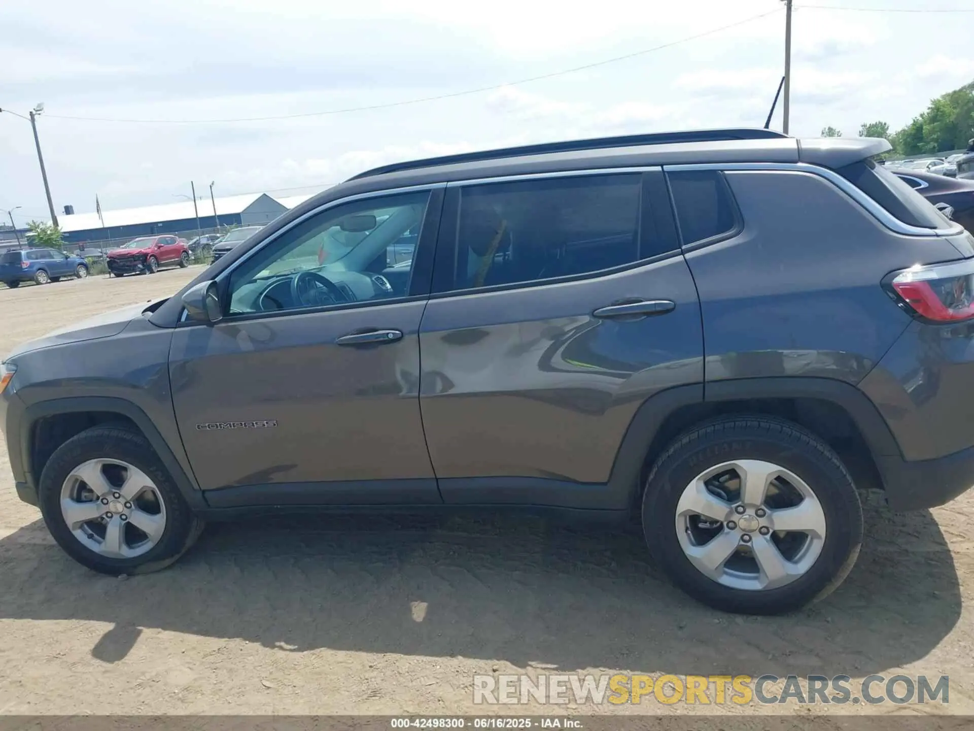 14 Photograph of a damaged car 3C4NJDBBXMT595716 JEEP COMPASS 2021
