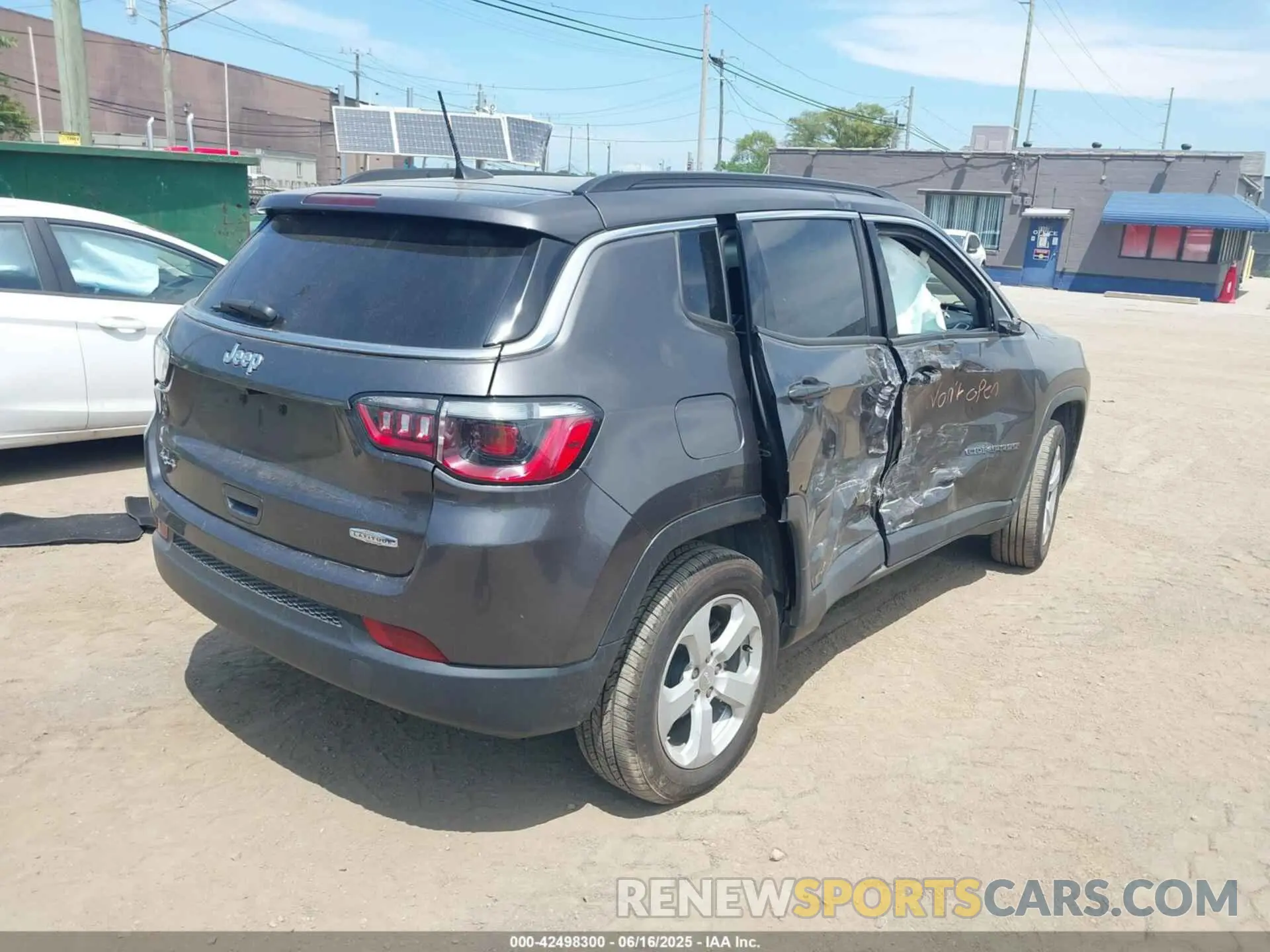 4 Photograph of a damaged car 3C4NJDBBXMT595716 JEEP COMPASS 2021