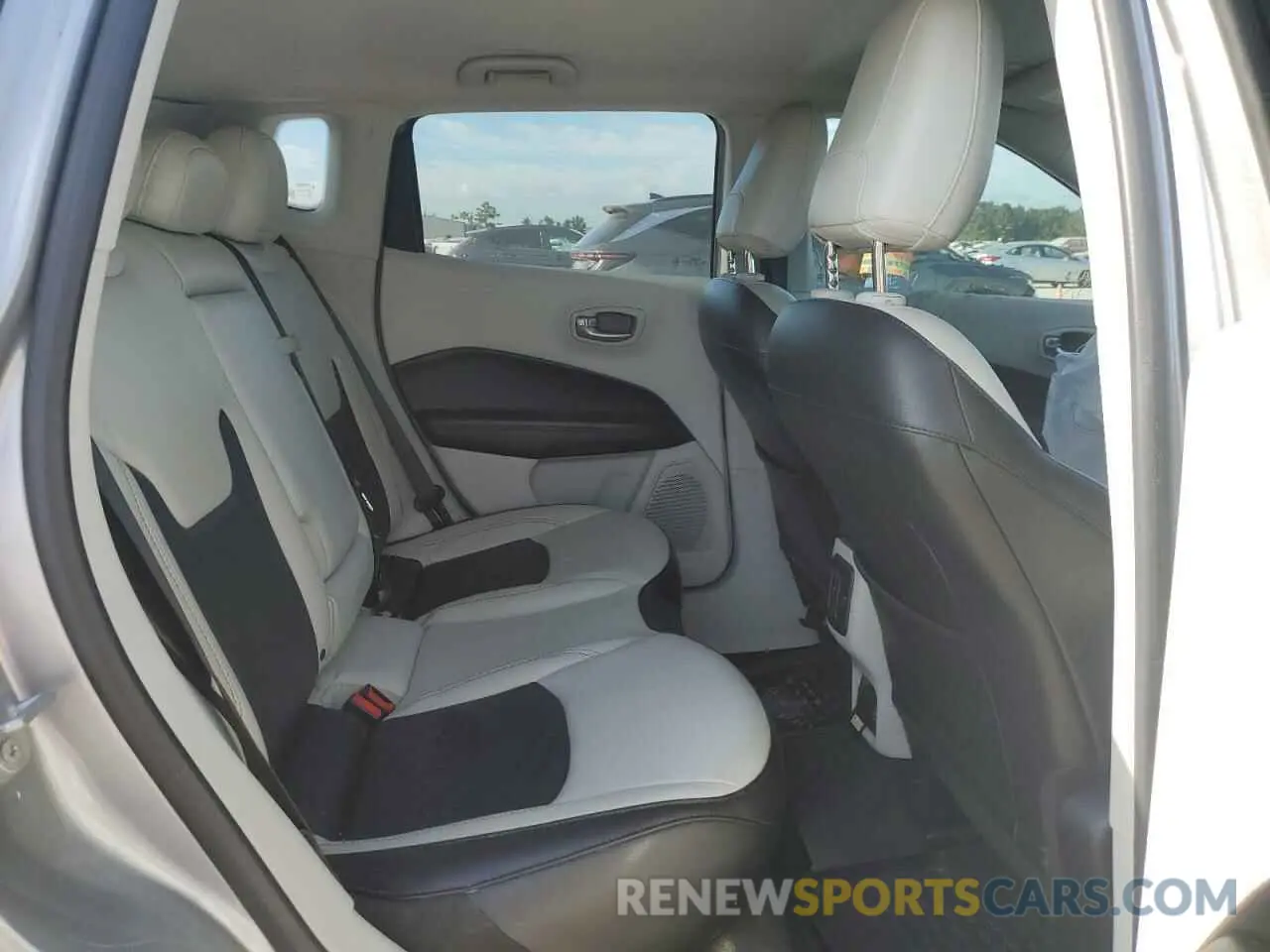 11 Photograph of a damaged car 3C4NJDCB1MT511359 JEEP COMPASS 2021