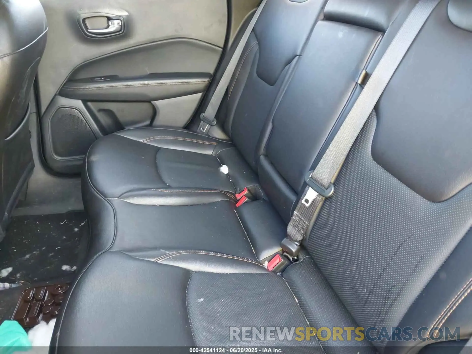 8 Photograph of a damaged car 3C4NJDCB4MT538233 JEEP COMPASS 2021