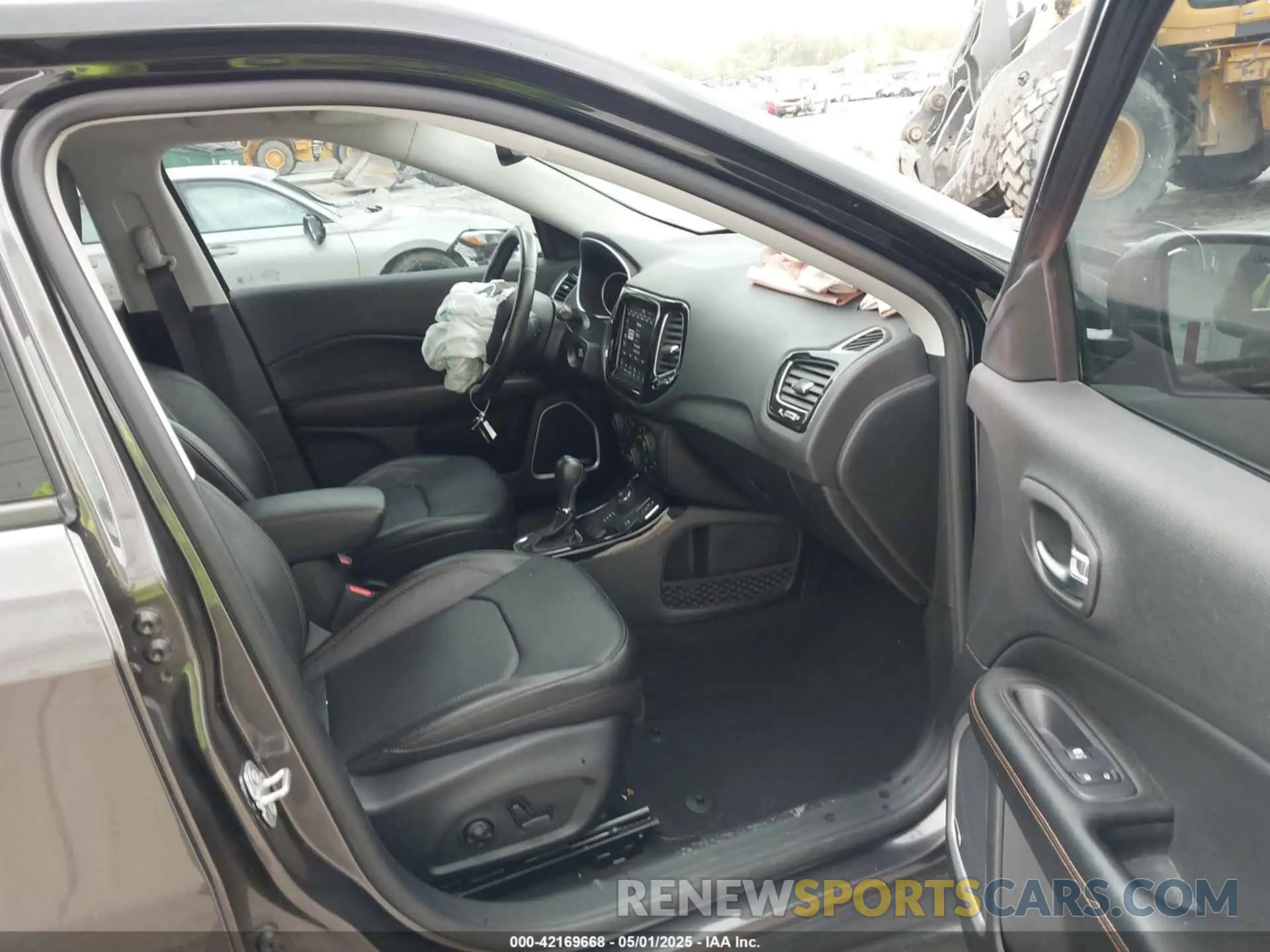5 Photograph of a damaged car 3C4NJDCB5MT521750 JEEP COMPASS 2021