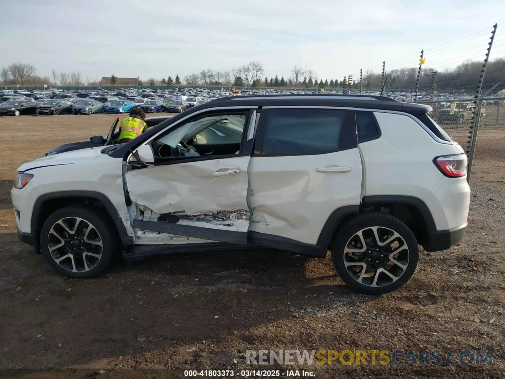 14 Photograph of a damaged car 3C4NJDCB6MT561125 JEEP COMPASS 2021