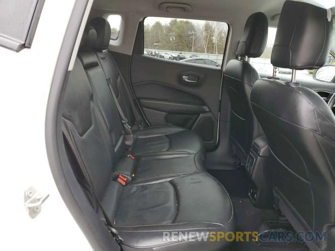 11 Photograph of a damaged car 3C4NJDCB6MT602952 JEEP COMPASS 2021