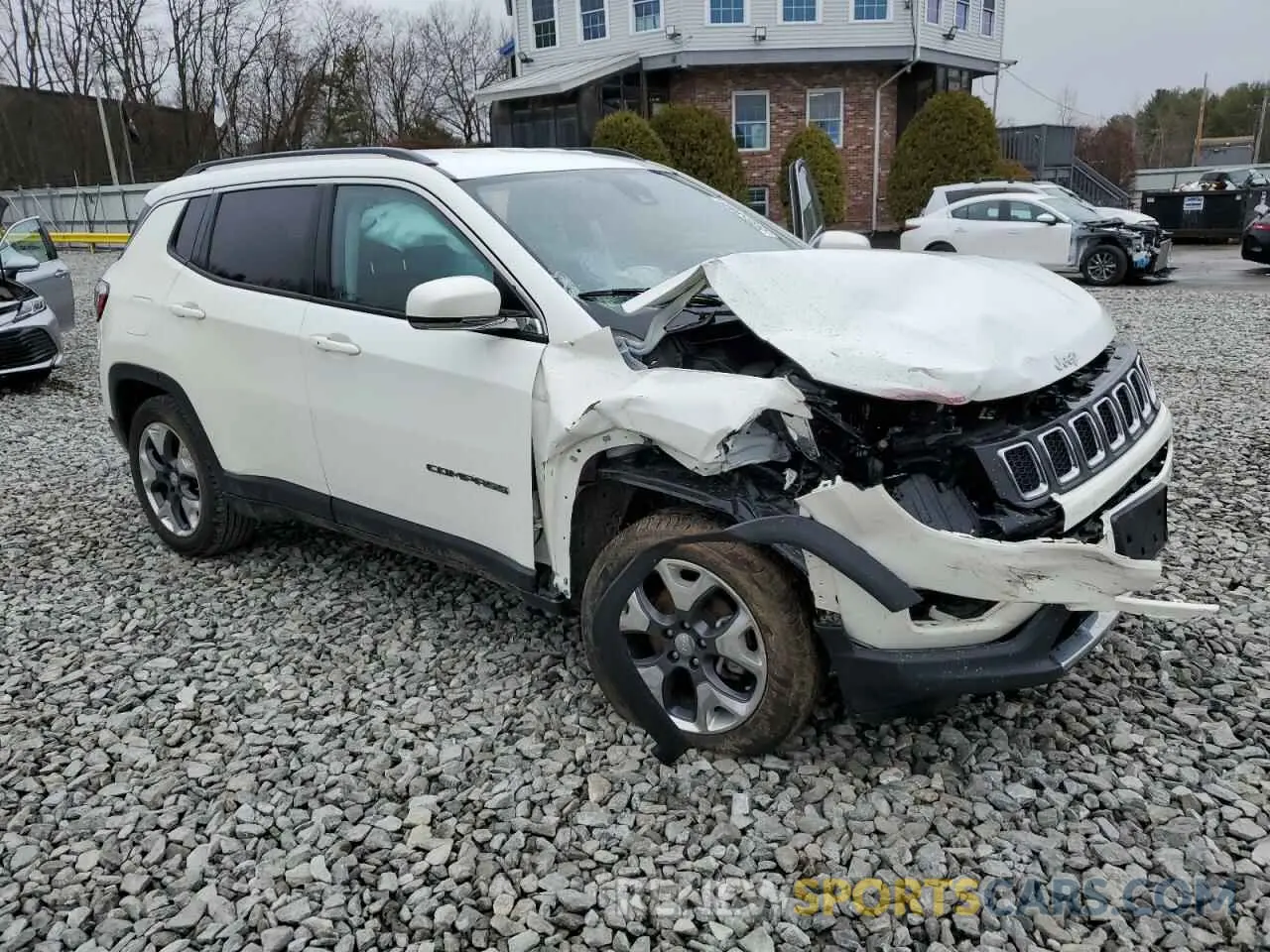 4 Photograph of a damaged car 3C4NJDCB6MT602952 JEEP COMPASS 2021