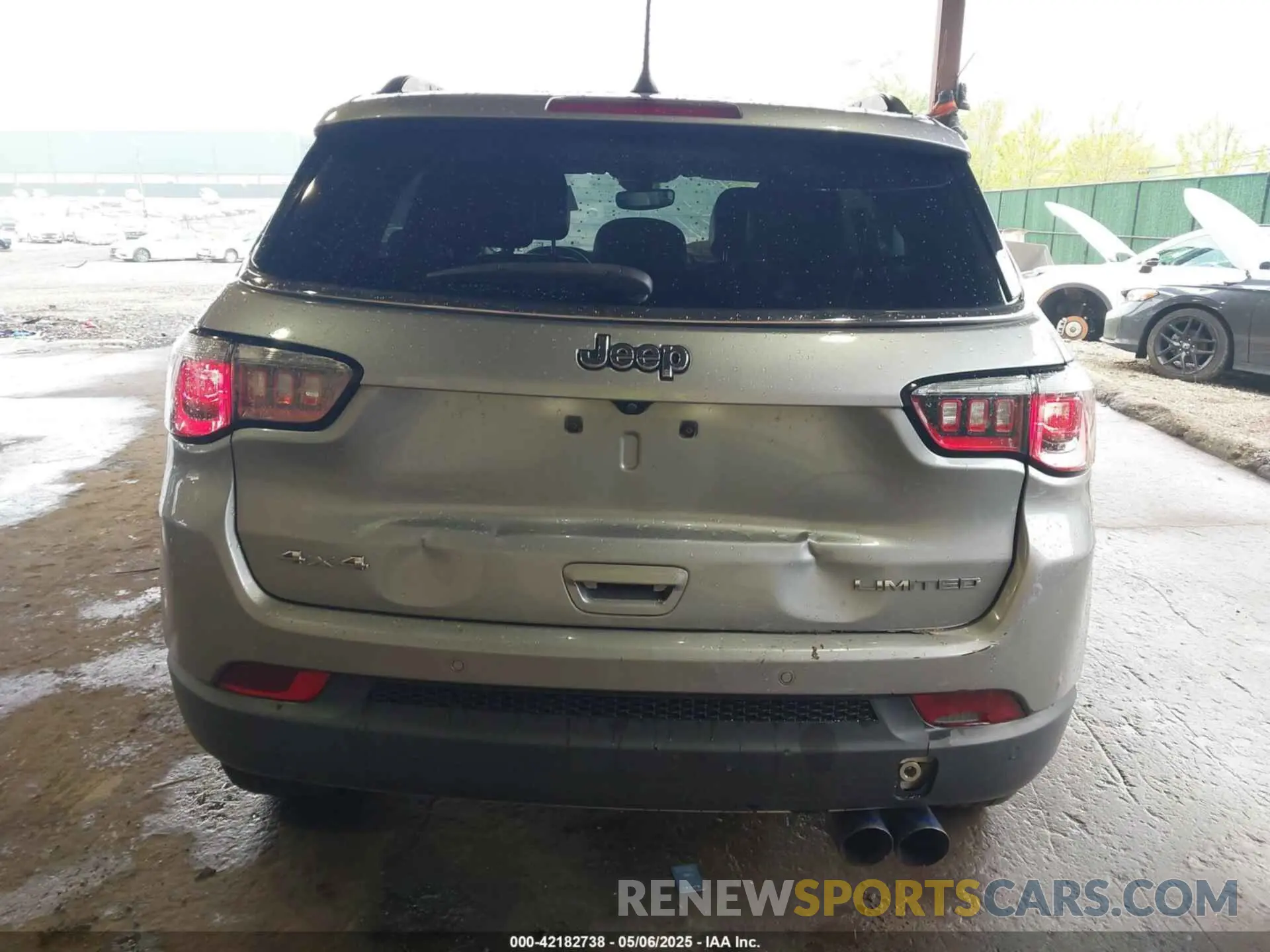 17 Photograph of a damaged car 3C4NJDCB8MT523718 JEEP COMPASS 2021