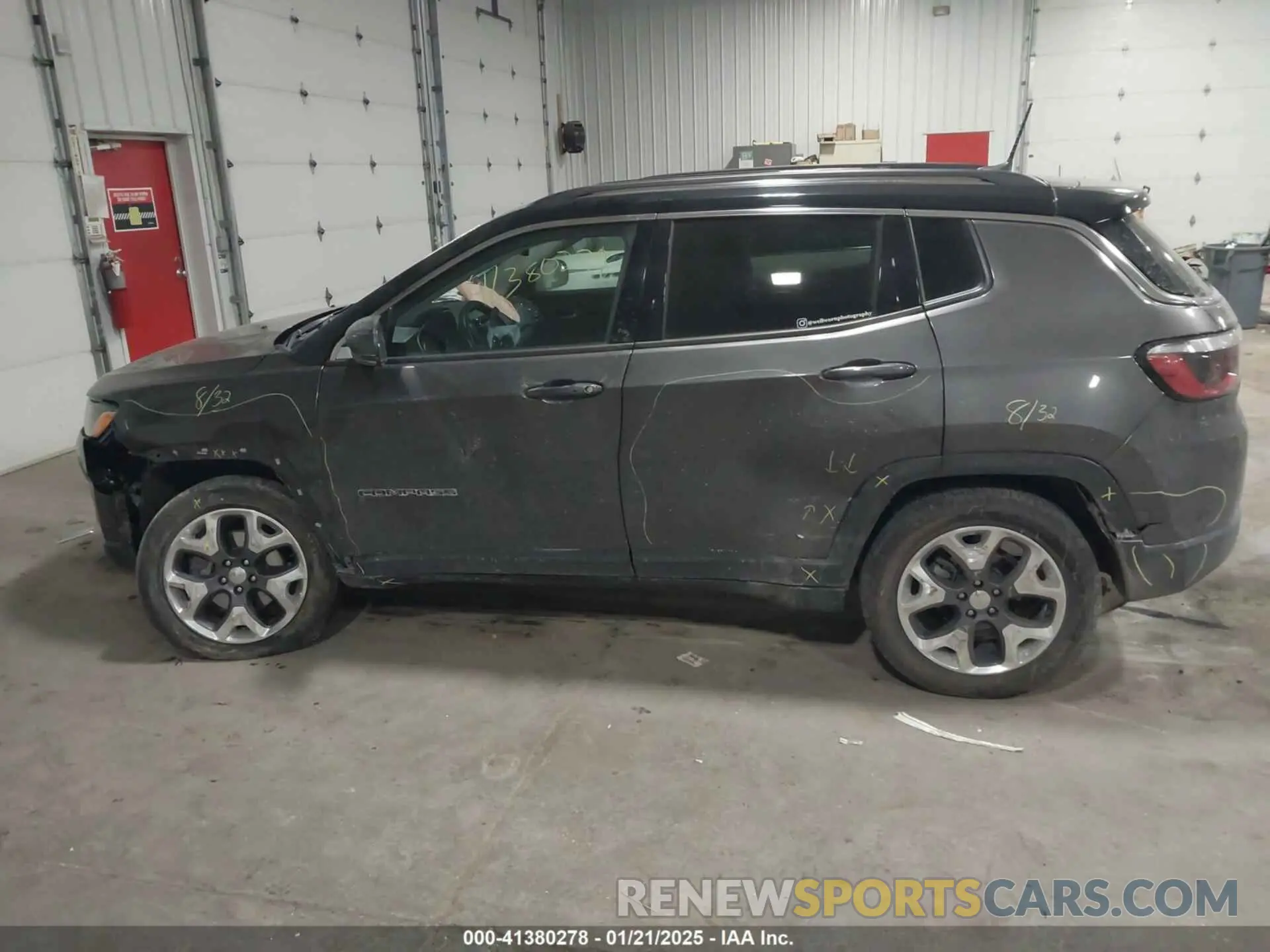 14 Photograph of a damaged car 3C4NJDCB9MT543766 JEEP COMPASS 2021
