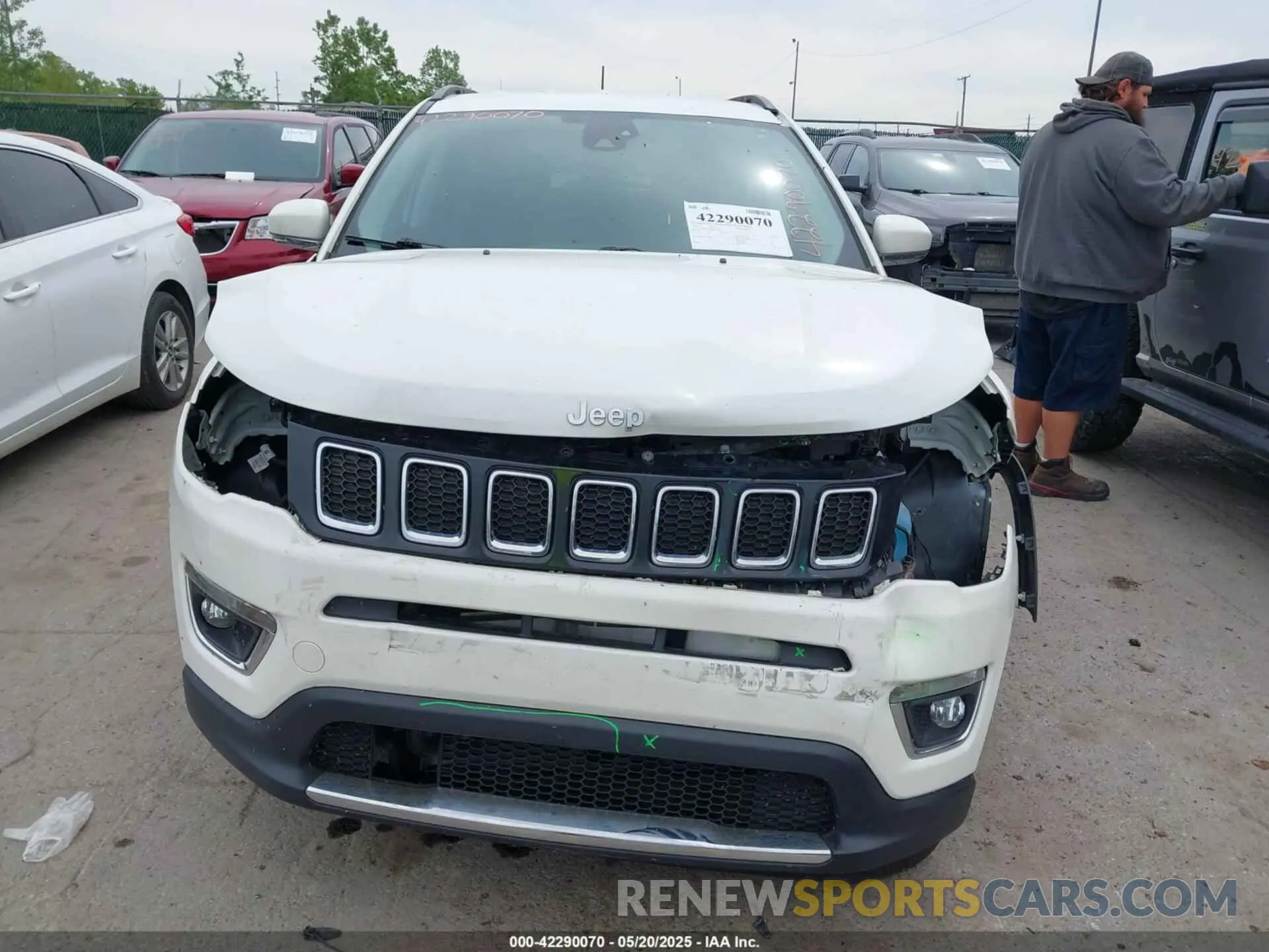 13 Photograph of a damaged car 3C4NJDCBXMT515300 JEEP COMPASS 2021