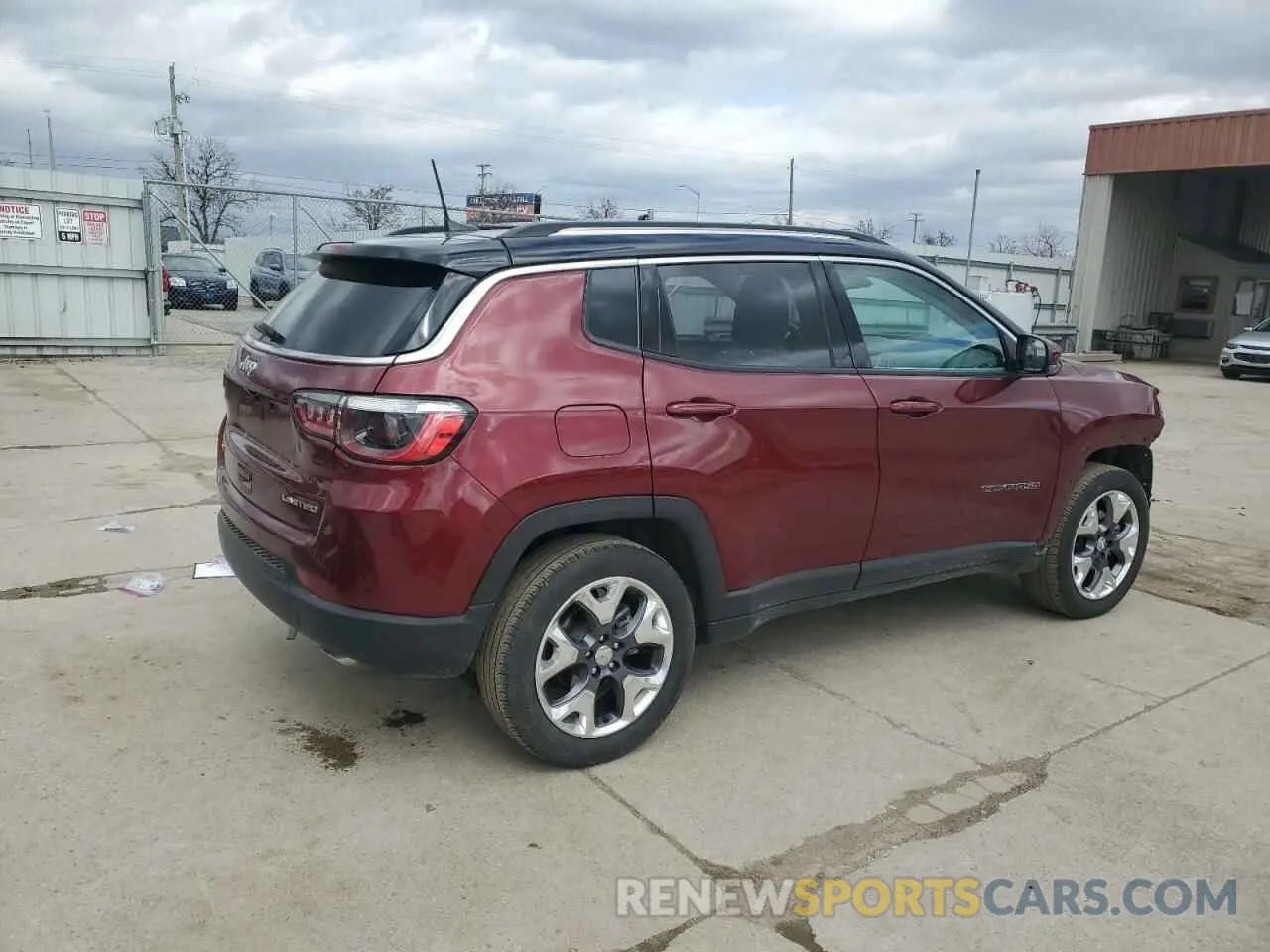 3 Photograph of a damaged car 3C4NJDCBXMT537779 JEEP COMPASS 2021