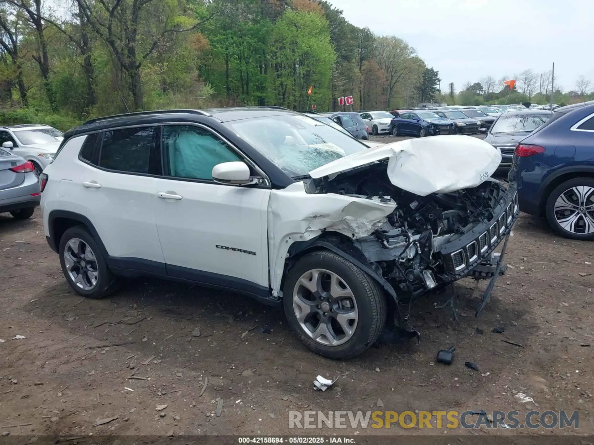 13 Photograph of a damaged car 3C4NJDCBXMT576517 JEEP COMPASS 2021
