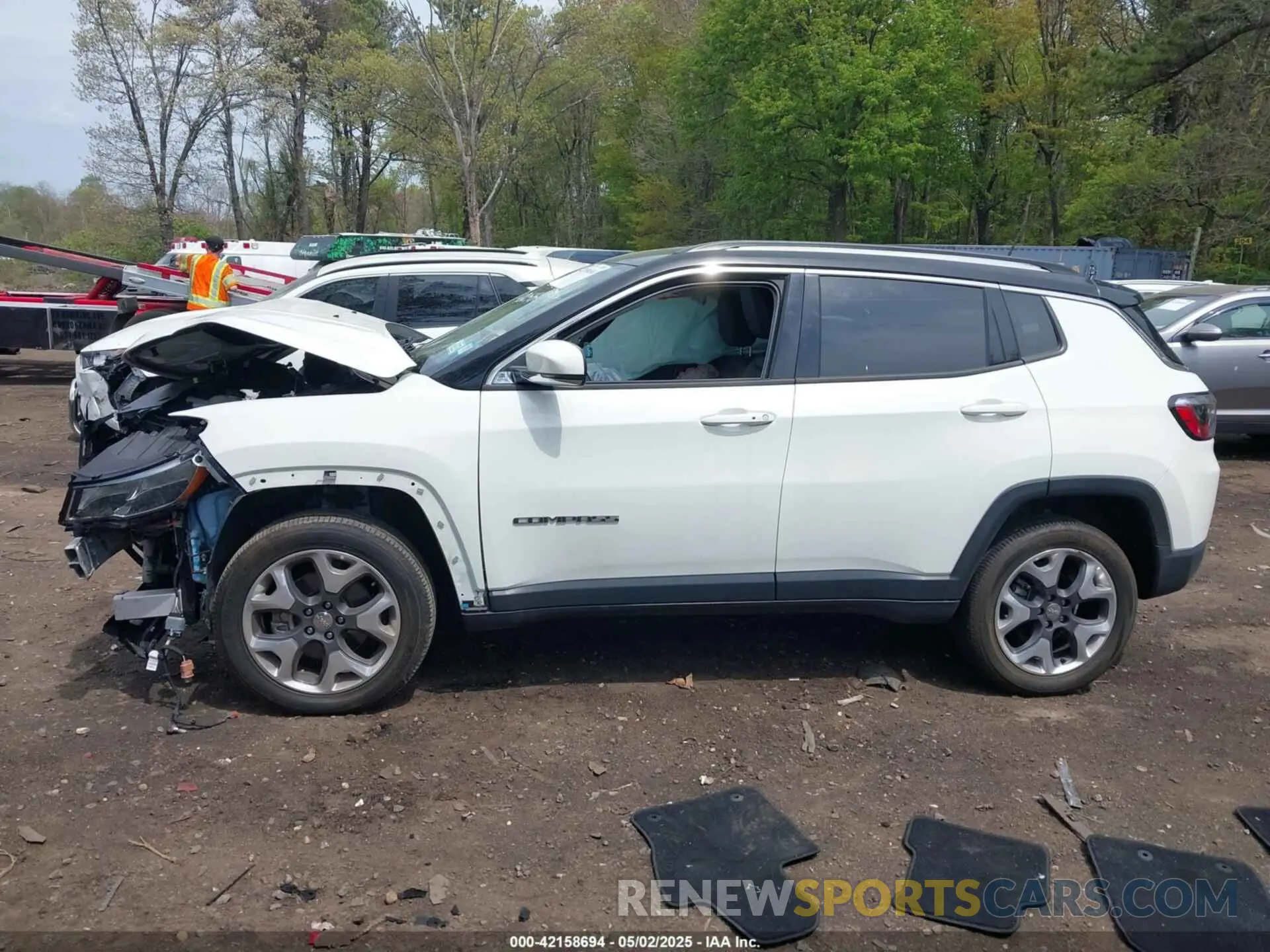 14 Photograph of a damaged car 3C4NJDCBXMT576517 JEEP COMPASS 2021