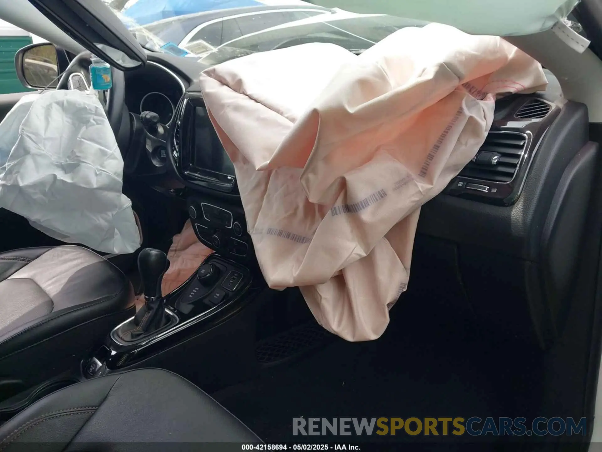 5 Photograph of a damaged car 3C4NJDCBXMT576517 JEEP COMPASS 2021