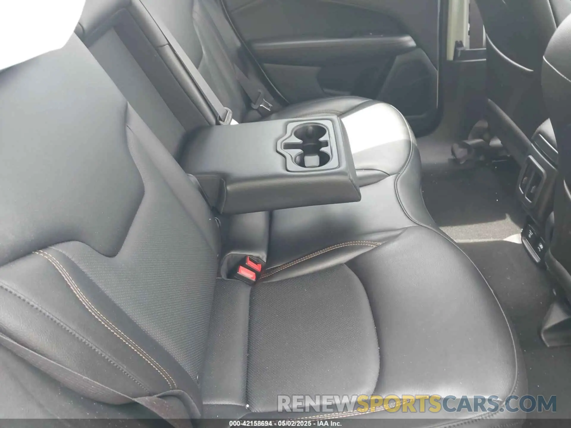 8 Photograph of a damaged car 3C4NJDCBXMT576517 JEEP COMPASS 2021