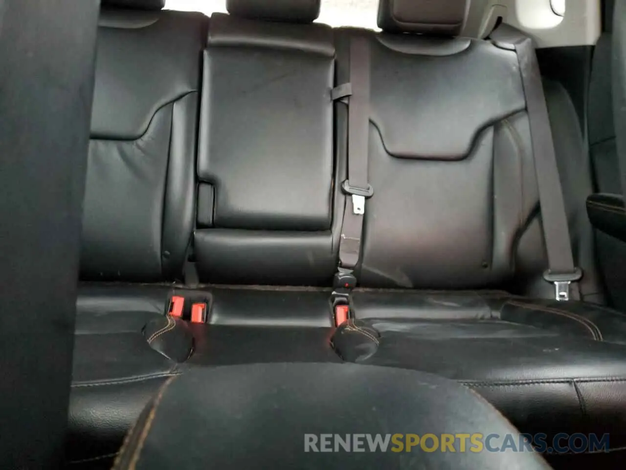 10 Photograph of a damaged car 3C4NJDCBXMT602906 JEEP COMPASS 2021