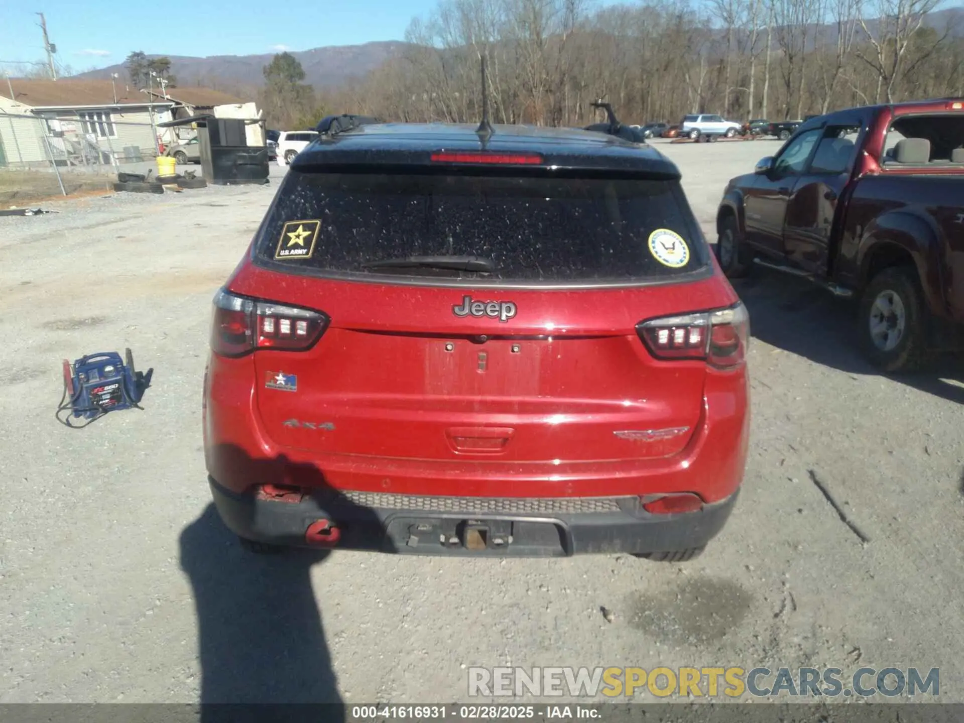 17 Photograph of a damaged car 3C4NJDDB1MT547924 JEEP COMPASS 2021