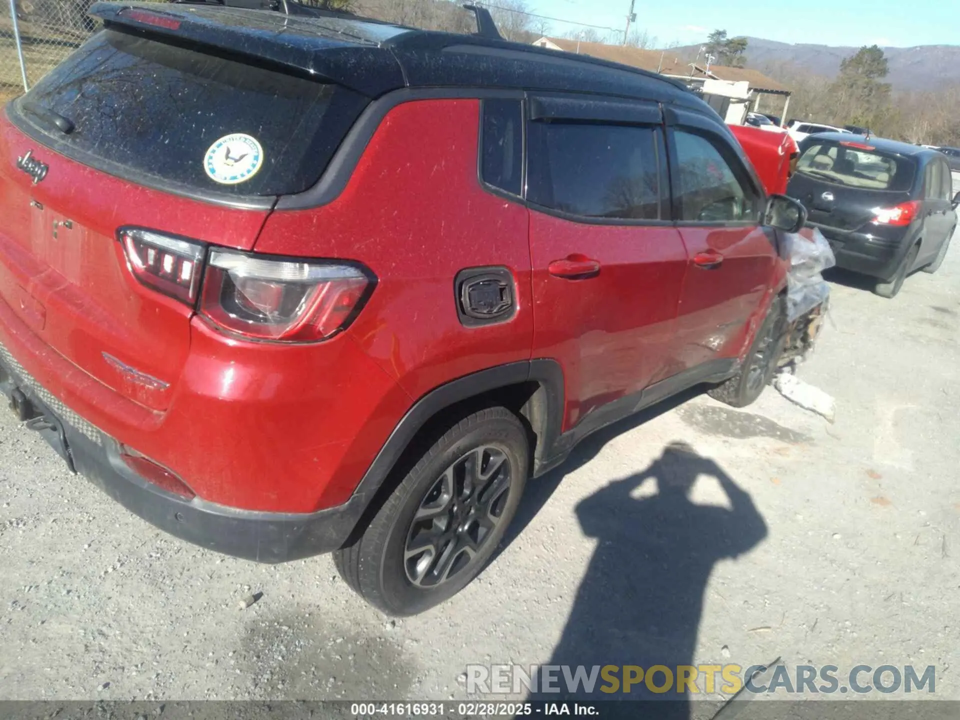 4 Photograph of a damaged car 3C4NJDDB1MT547924 JEEP COMPASS 2021