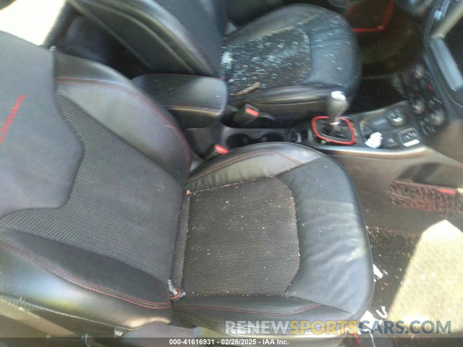 5 Photograph of a damaged car 3C4NJDDB1MT547924 JEEP COMPASS 2021