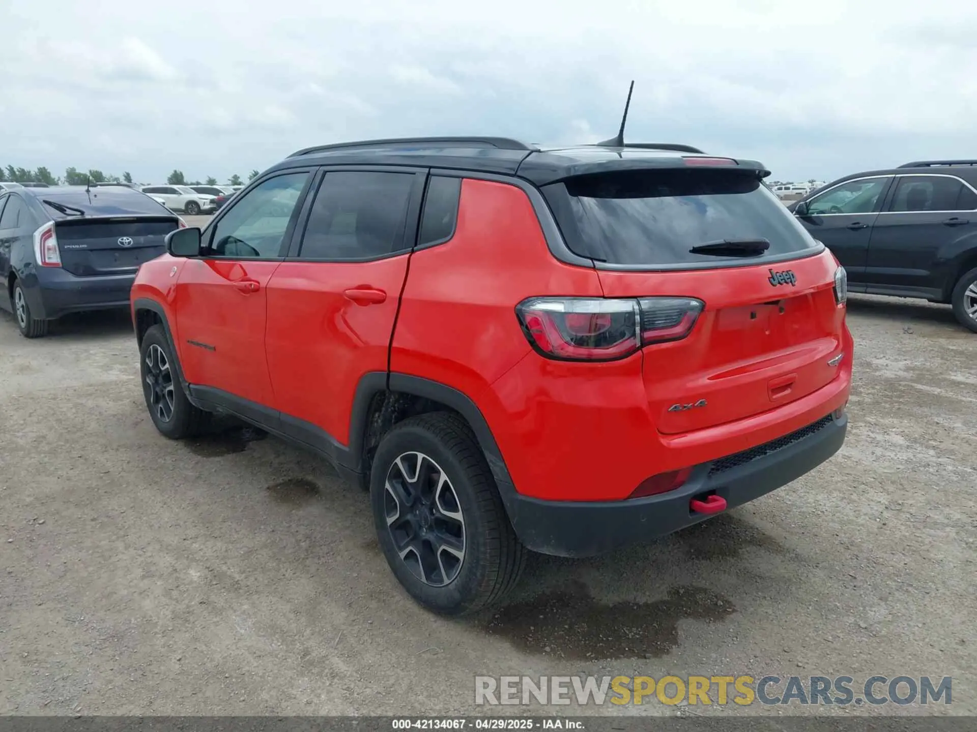 3 Photograph of a damaged car 3C4NJDDB3MT503519 JEEP COMPASS 2021